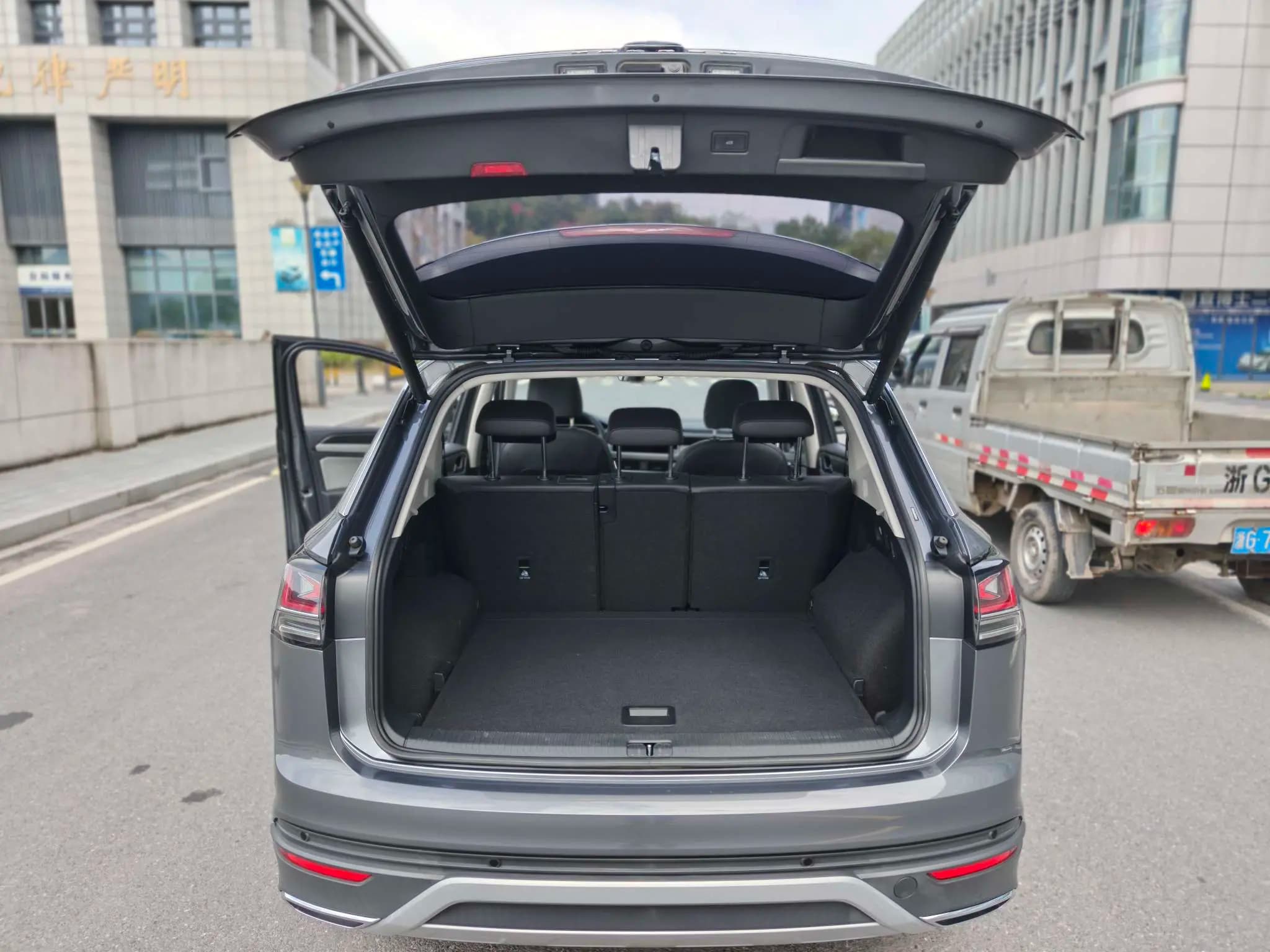 Volkswagen Tayron 2023 г. 27049 км. — фото 12