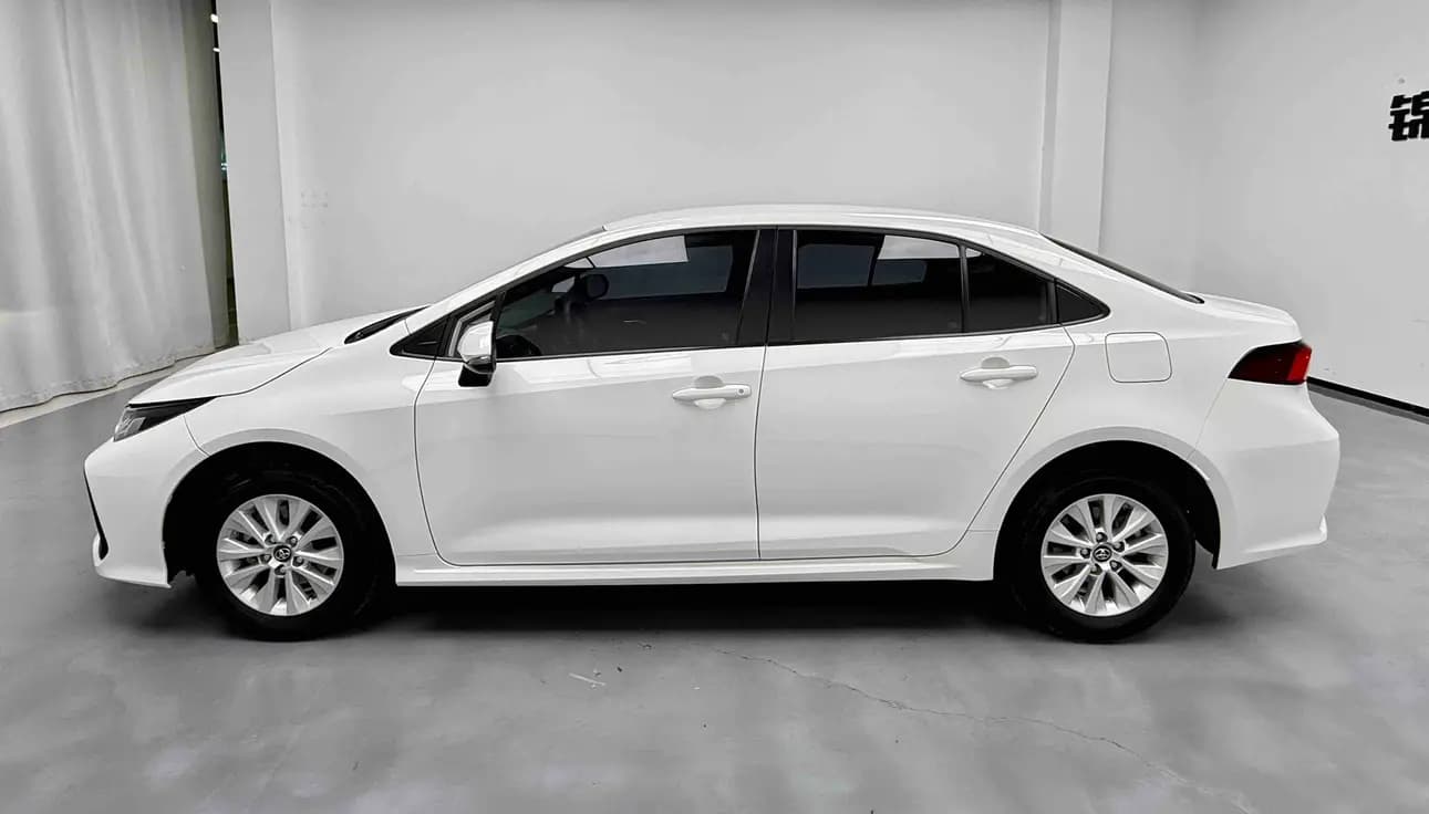 Toyota Corolla 2022 г. 37107 км. — фото 4