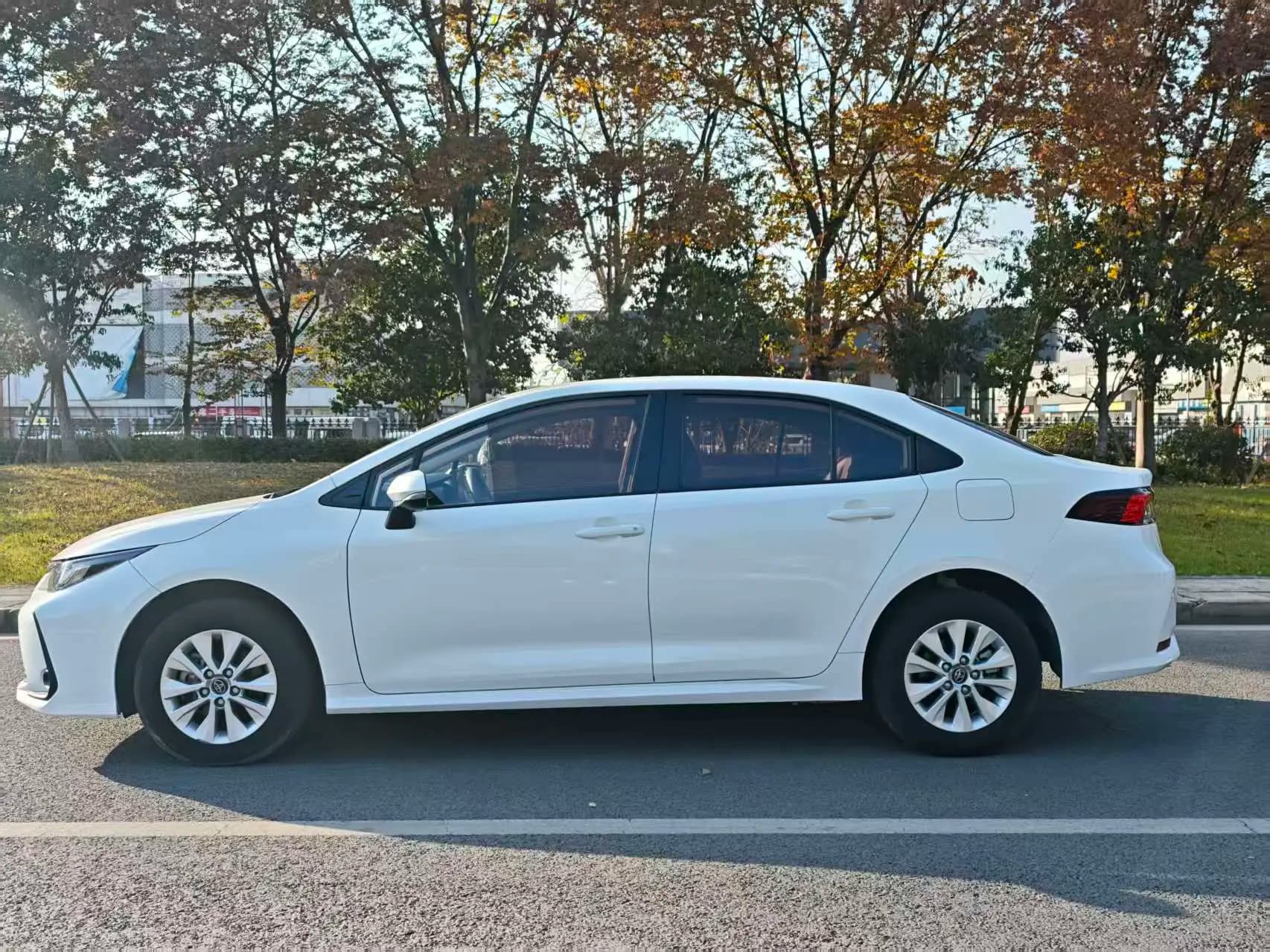 Toyota Corolla 2022 г. 60108 км. — фото 4