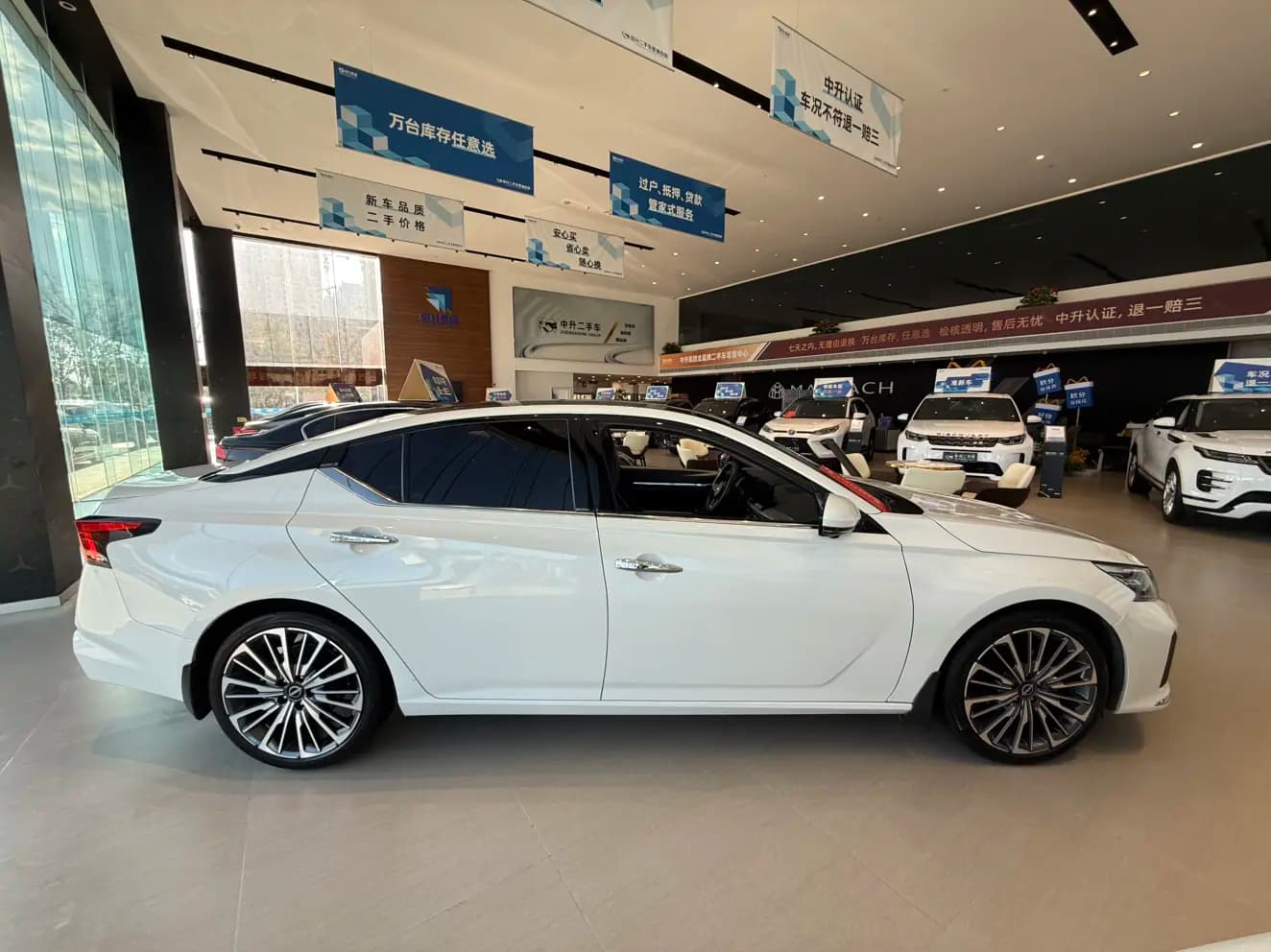 Nissan Altima 2022 г. 22617 км. — фото 5