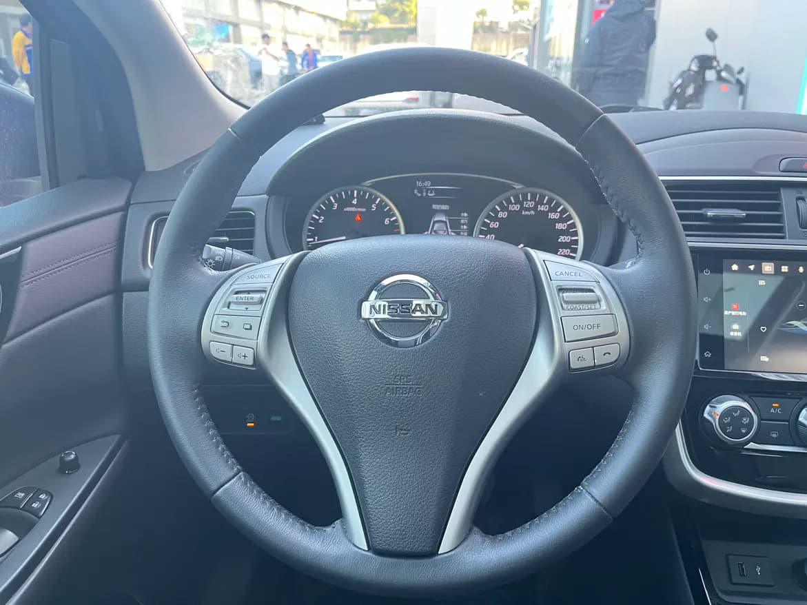 Nissan Tiida 2021 г. 61780 км. — фото 14