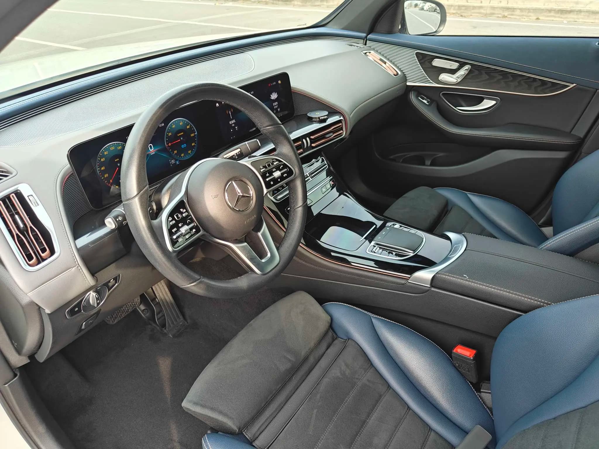 Mercedes-Benz EQC 2023 г. 55091 км. — фото 10