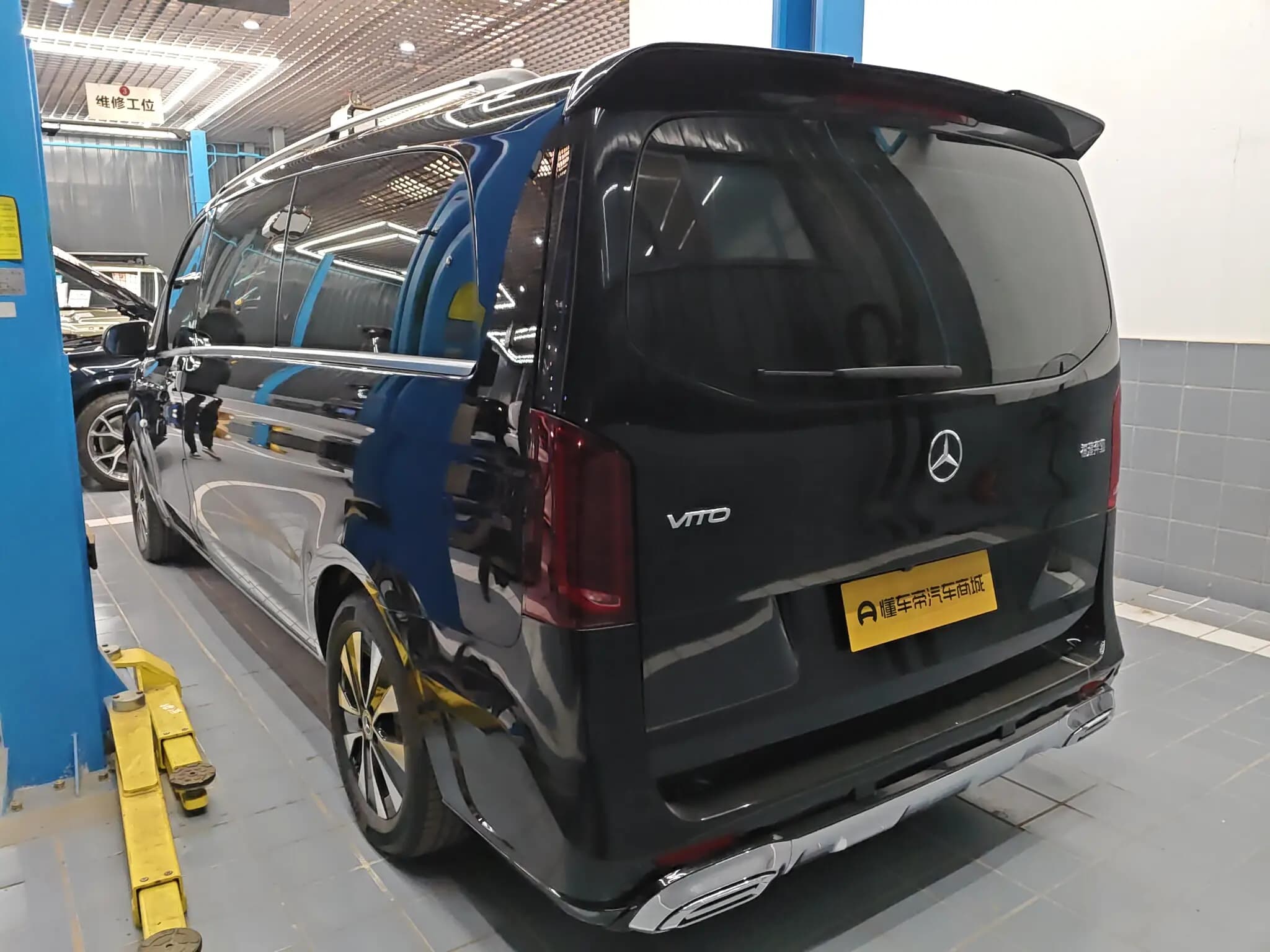 Mercedes-Benz Vito 2023 г. 15293 км. — фото 6