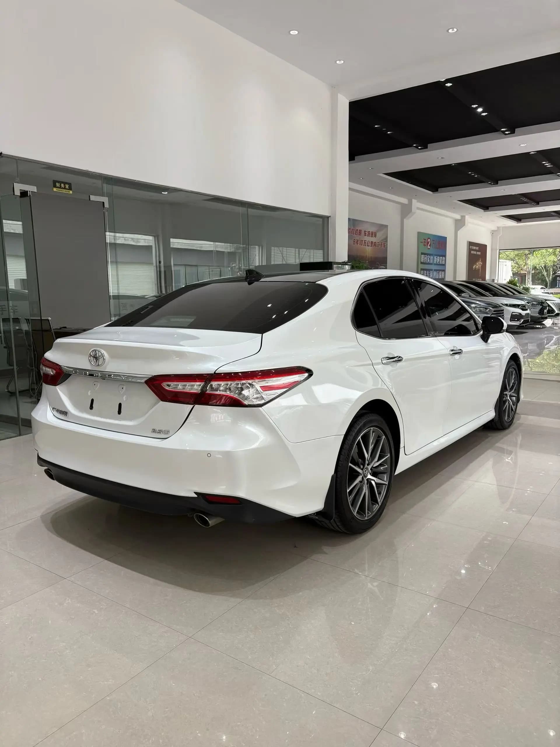 Toyota Camry 2021 г. 77000 км. — фото 6