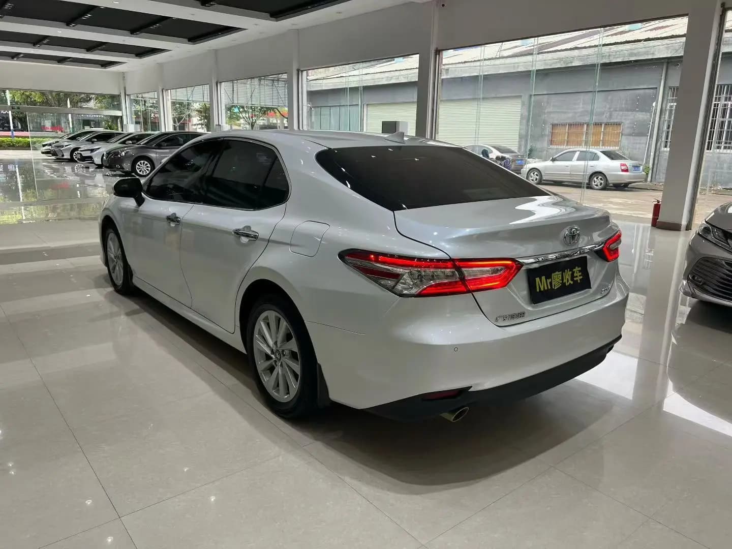 Toyota Camry 2021 г. 48079 км. — фото 4