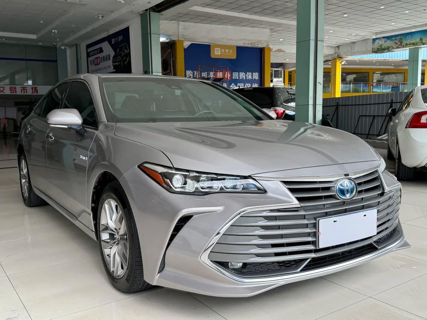 Toyota Avalon 2021 г. 96143 км. — фото 3