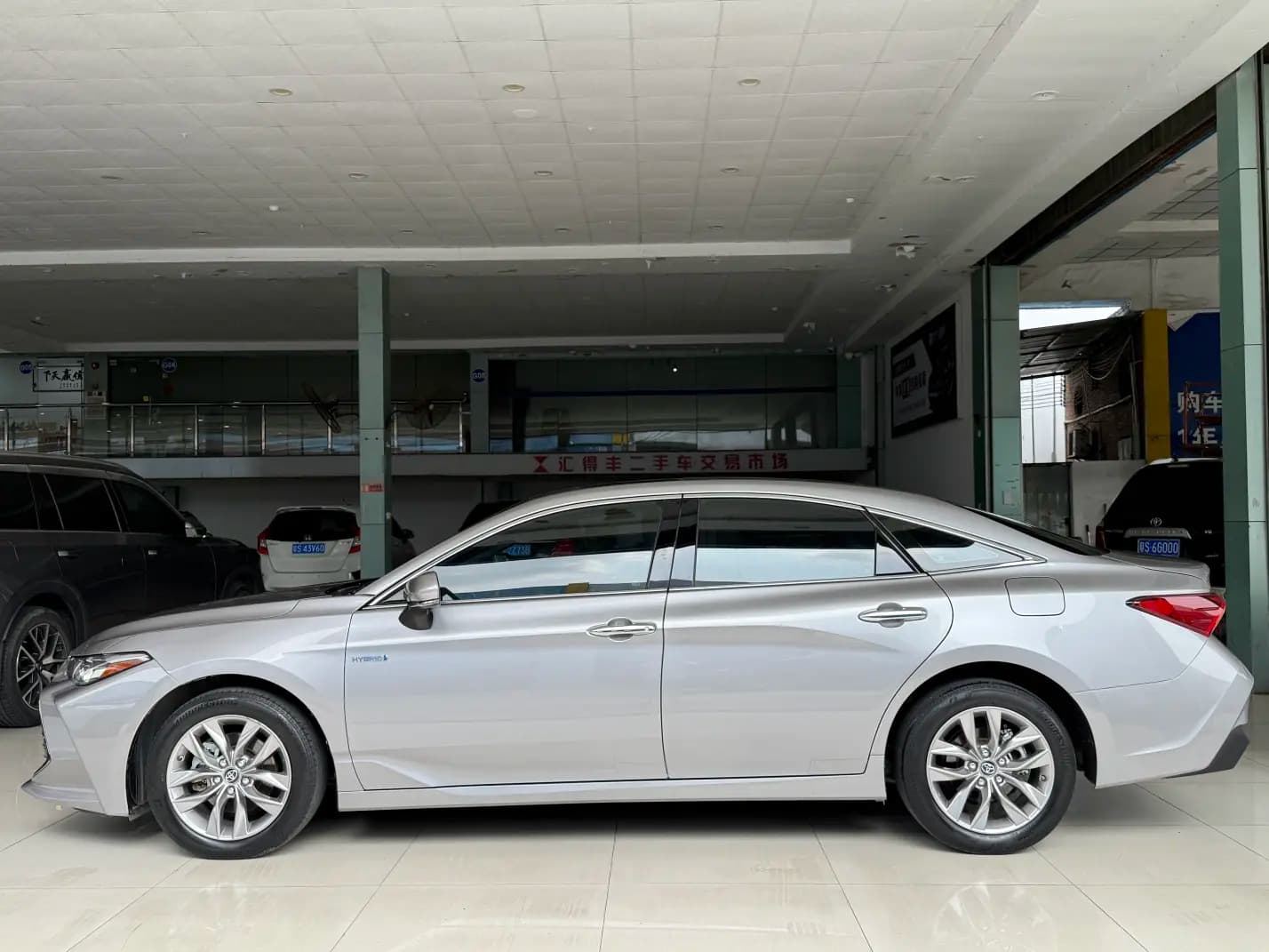 Toyota Avalon 2021 г. 96143 км. — фото 4
