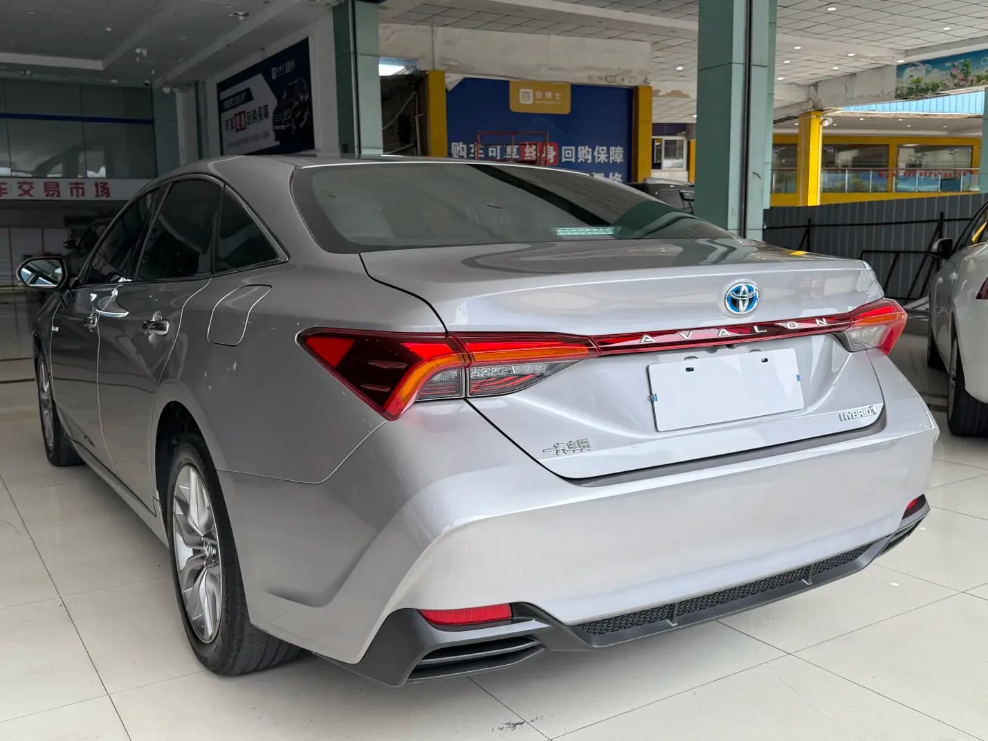 Toyota Avalon 2021 г. 96143 км. — фото 5