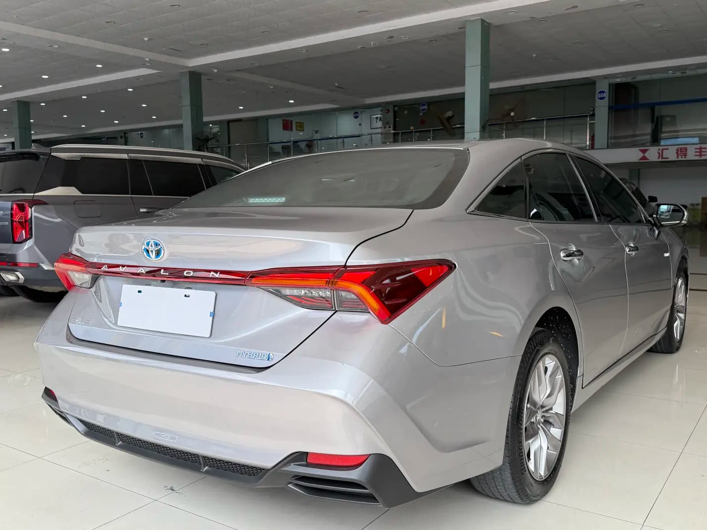 Toyota Avalon 2021 г. 96143 км. — фото 7