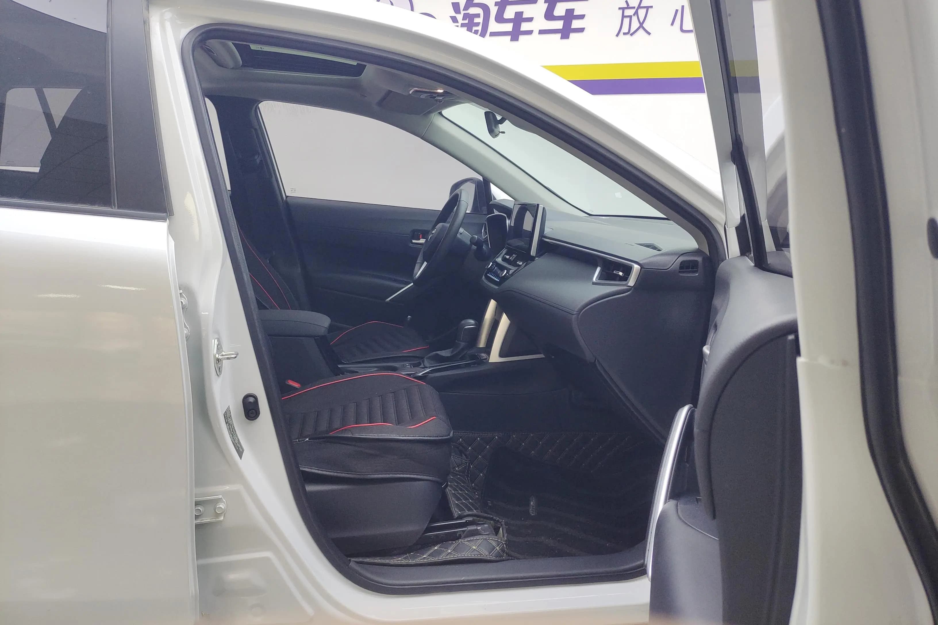 Toyota Corolla Cross 2022 г. 8523 км. — фото 15
