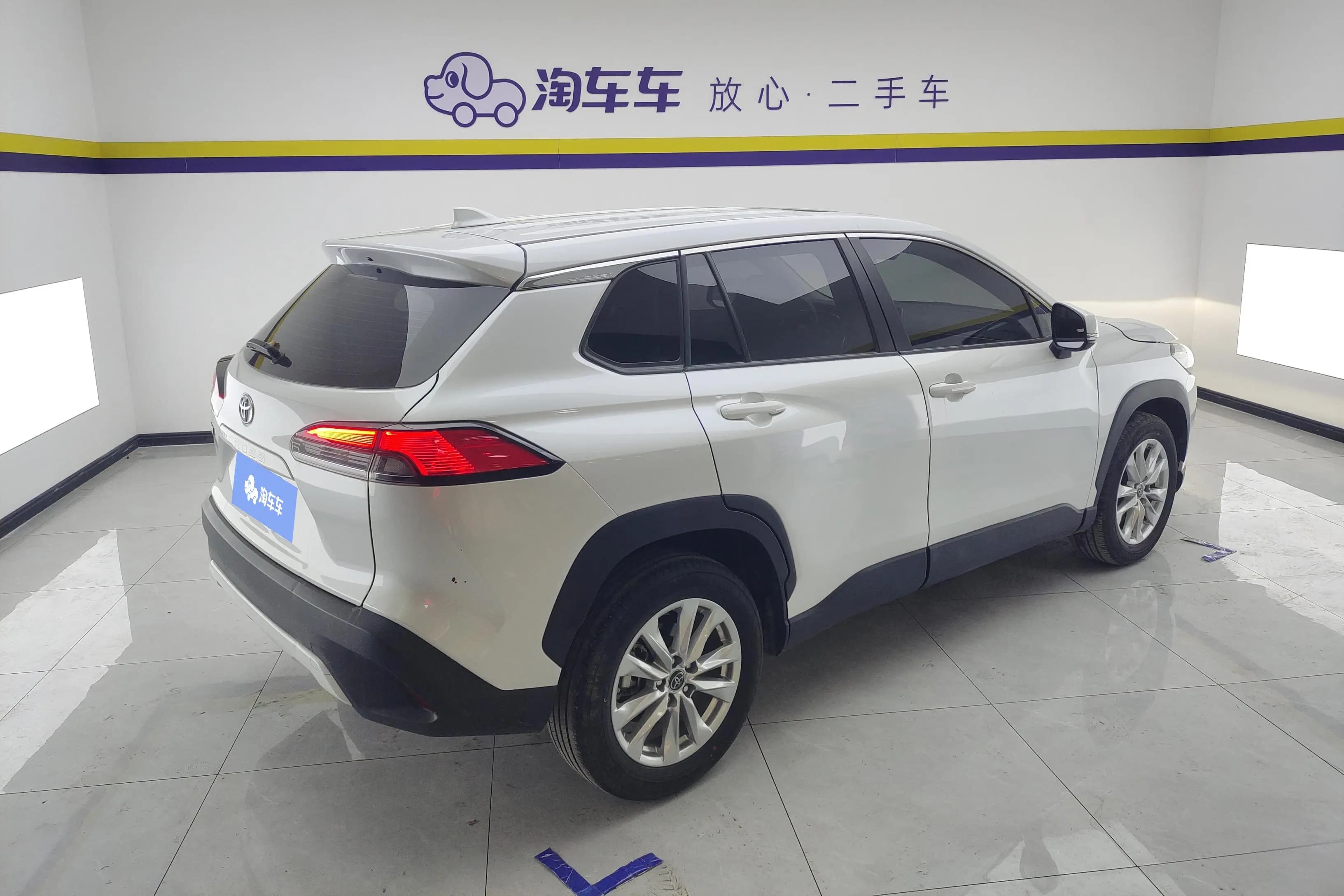 Toyota Corolla Cross 2022 г. 8523 км. — фото 3