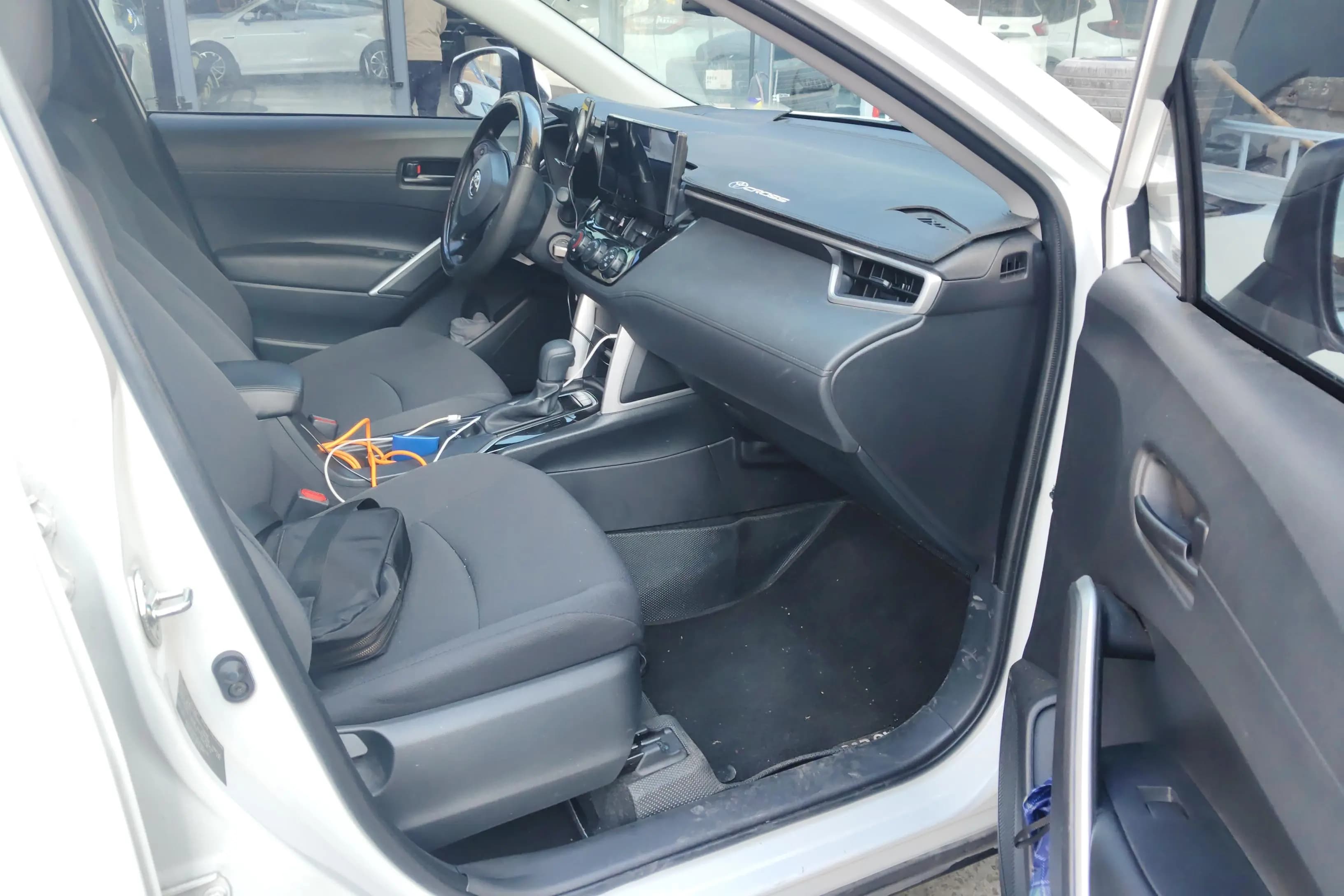 Toyota Corolla Cross 2024 г. 17425 км. — фото 10
