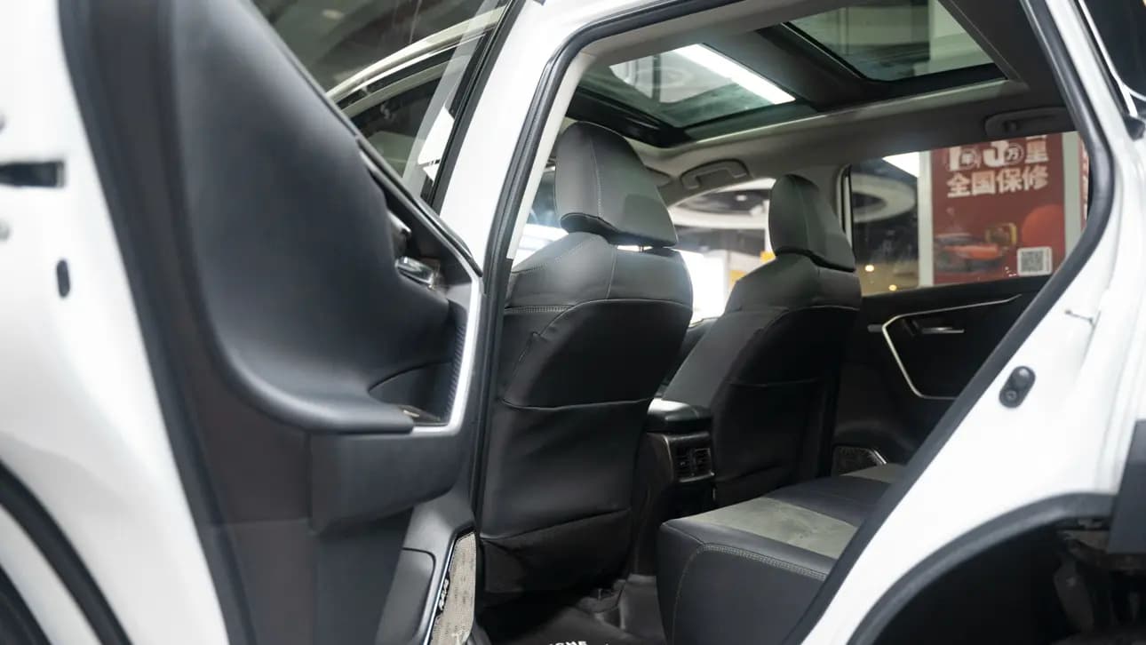 Toyota RAV4 2025 г. 20041 км. — фото 20