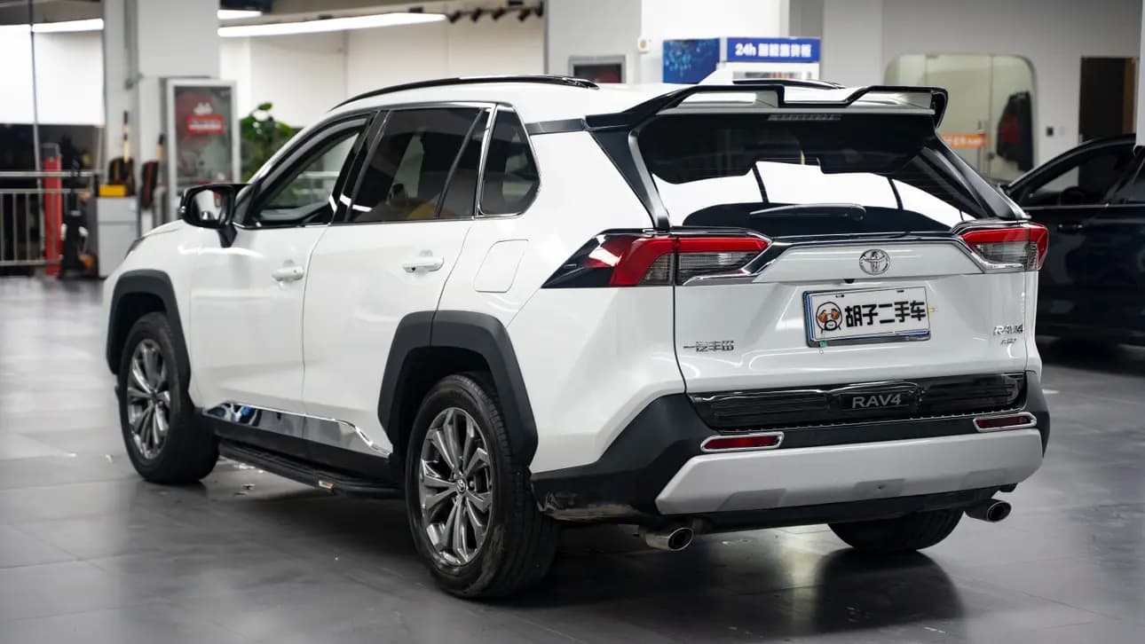 Toyota RAV4 2025 г. 20041 км. — фото 4