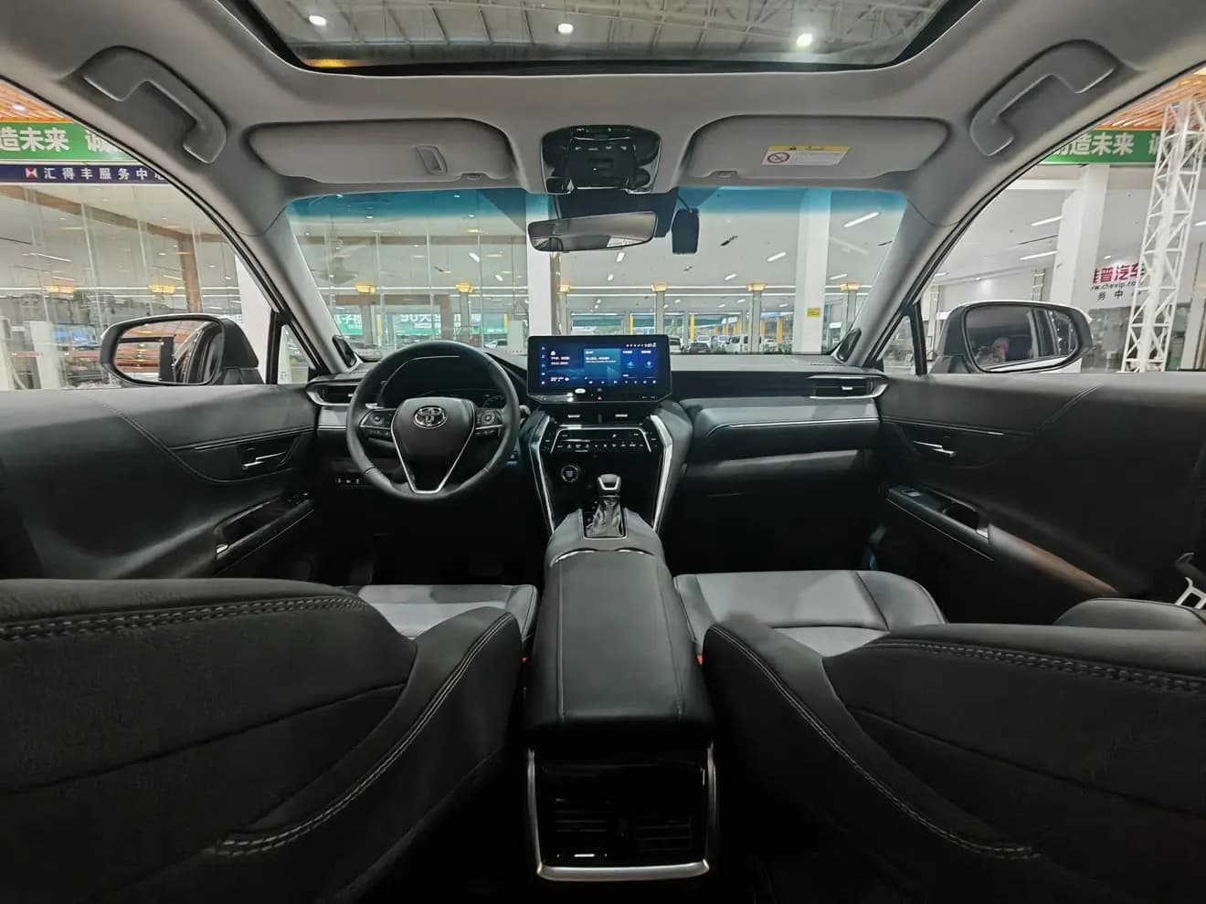 Toyota Venza 2023 г. 49083 км. — фото 12