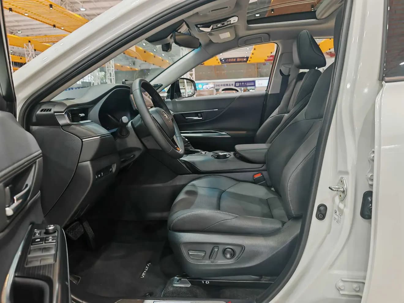 Toyota Venza 2023 г. 49083 км. — фото 13