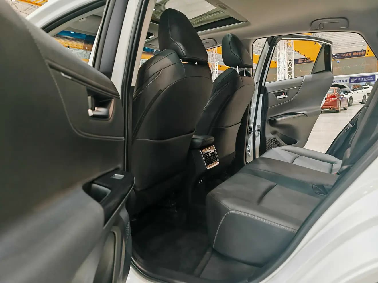 Toyota Venza 2023 г. 49083 км. — фото 14