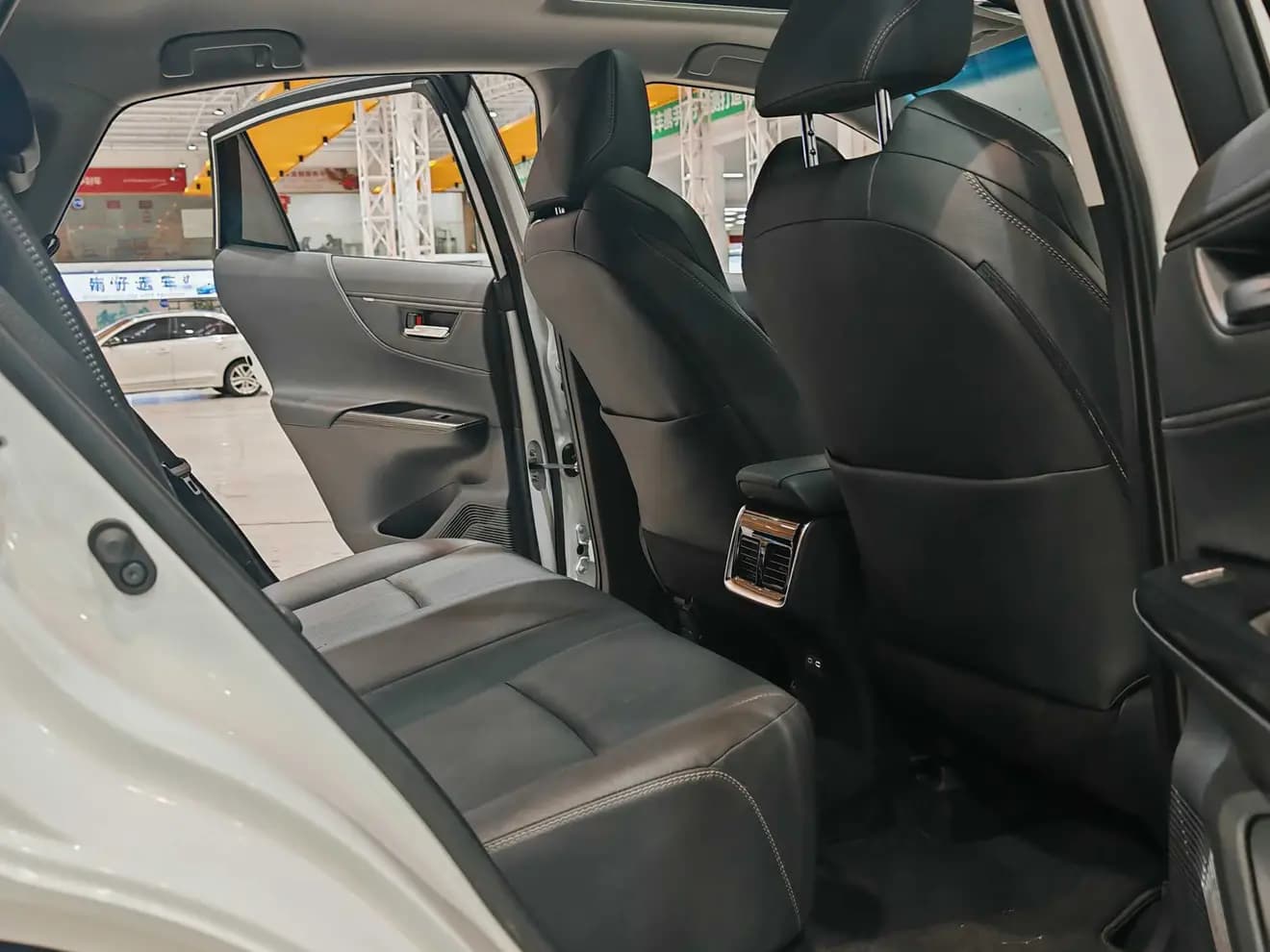 Toyota Venza 2023 г. 49083 км. — фото 15
