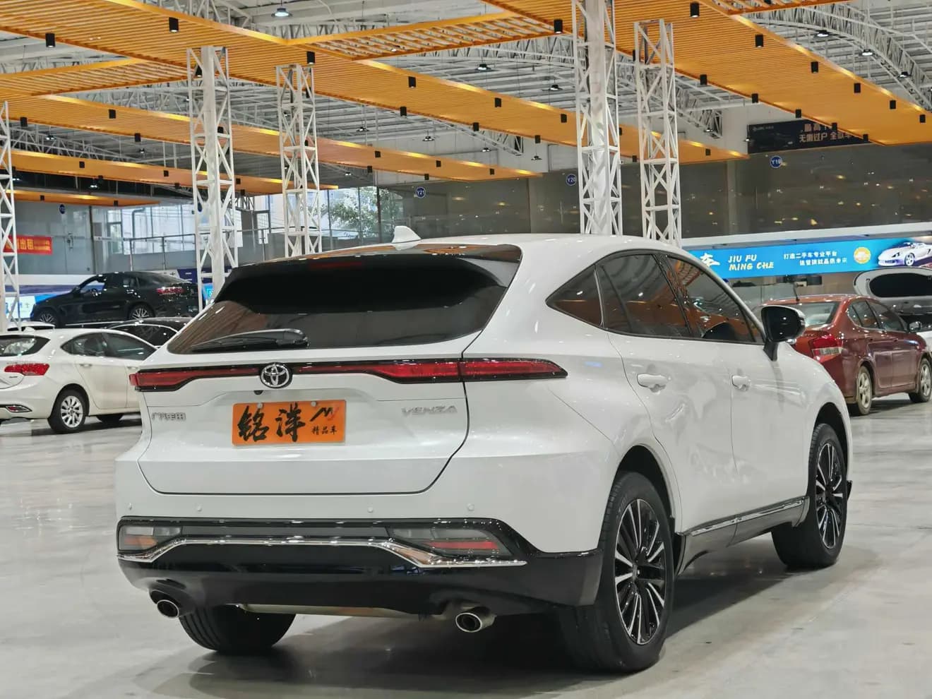 Toyota Venza 2023 г. 49083 км. — фото 7