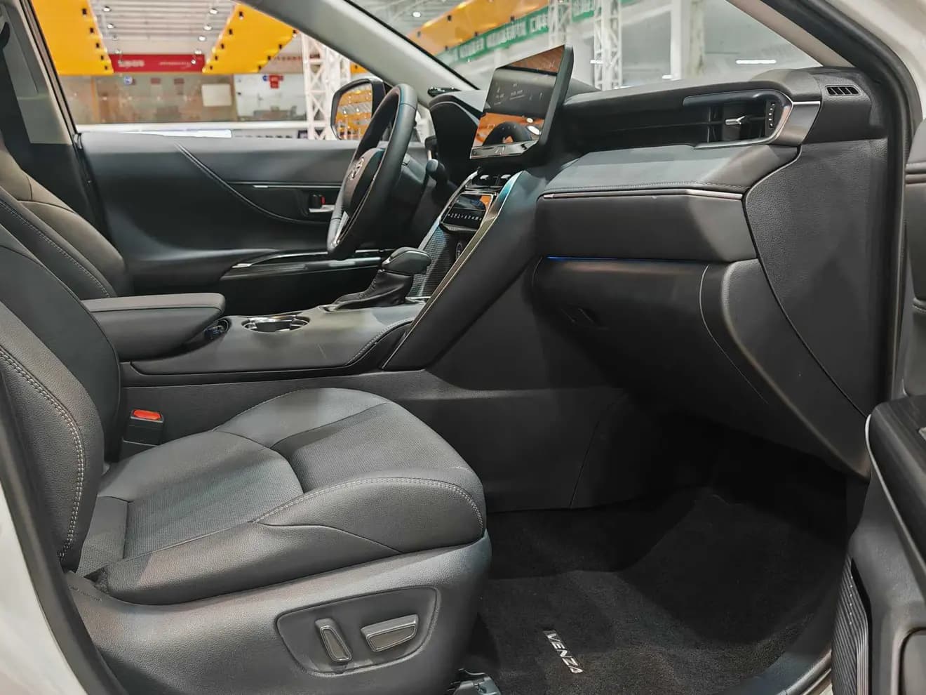 Toyota Venza 2023 г. 49083 км. — фото 8