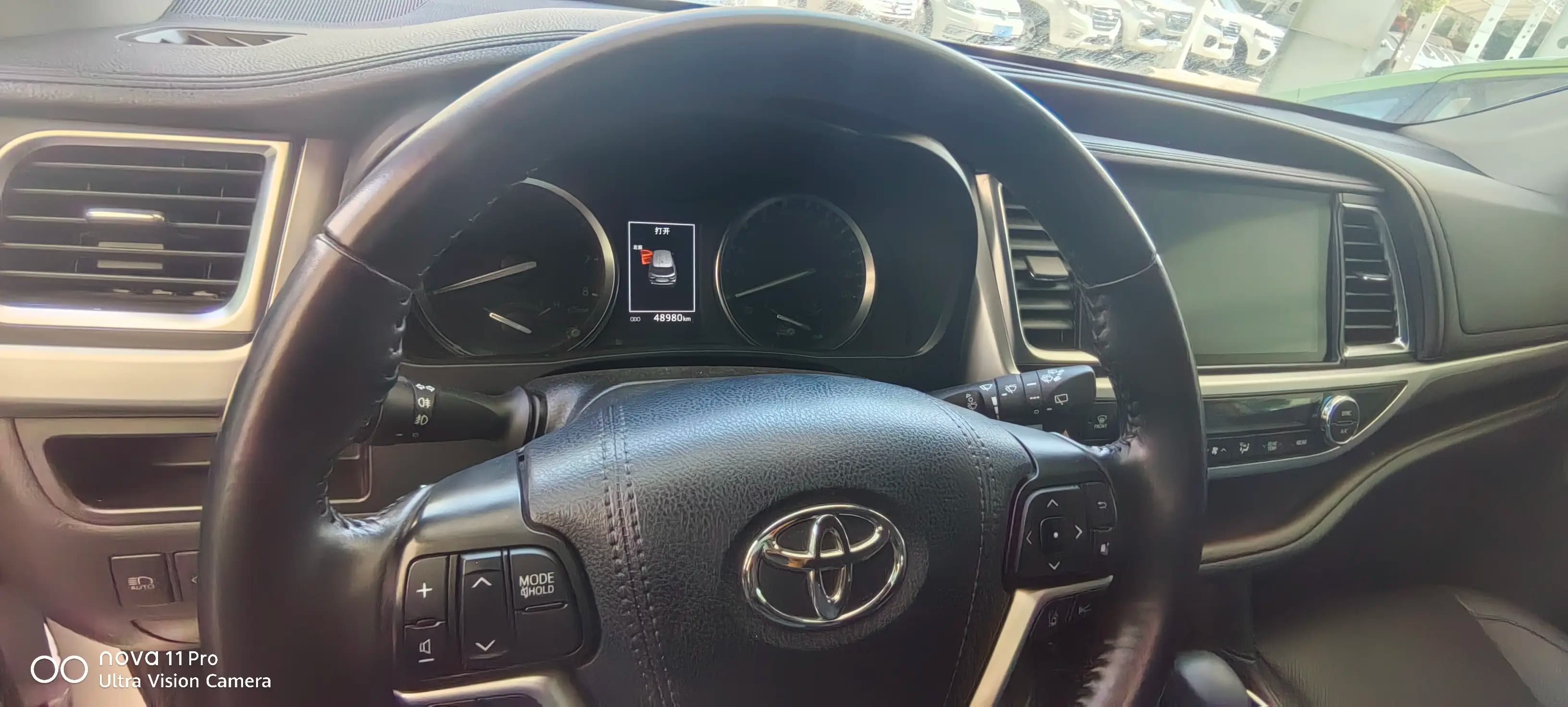 Toyota Highlander 2.0 4WD AT (220 л.с.) 2021 г. 48001 км — фото 14
