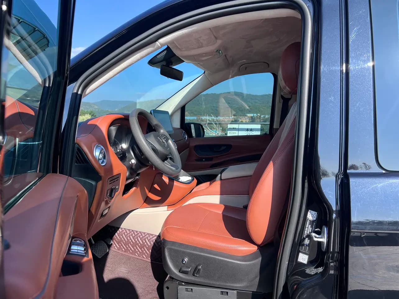 Mercedes-Benz Vito 2023 г. 61000 км. — фото 17