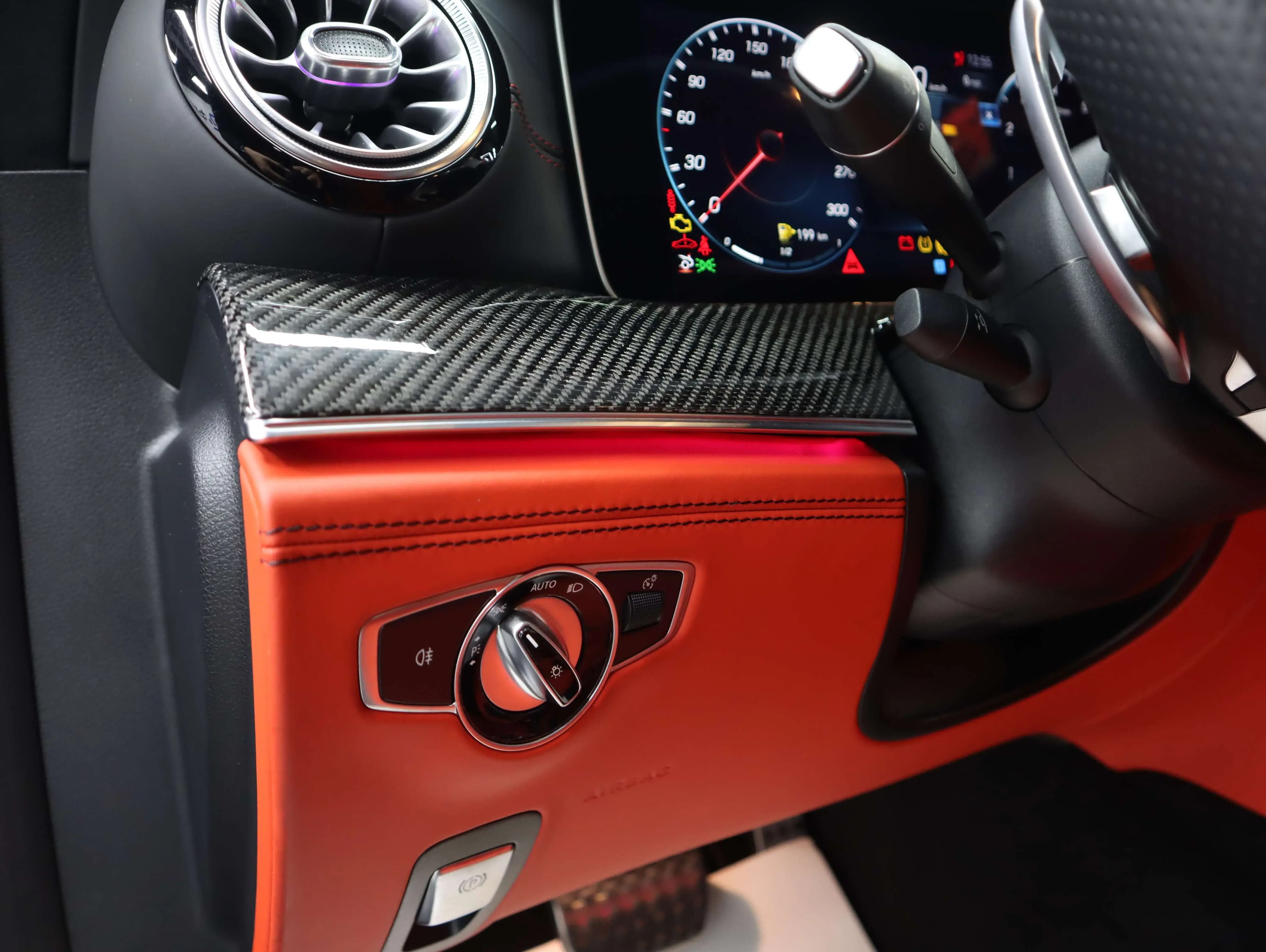 Mercedes-Benz AMG GT 2023 г. 26079 км. — фото 19