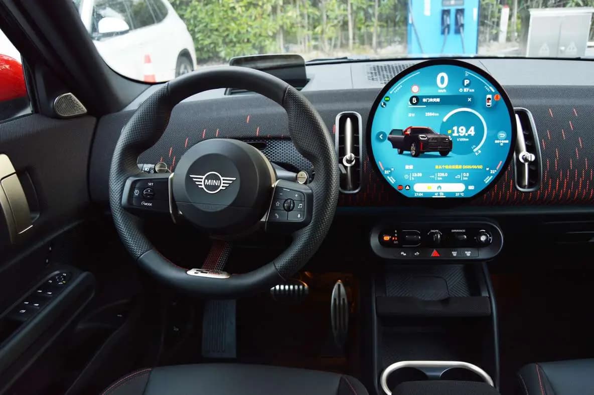MINI JCW COUNTRYMAN 2024 г. 2574 км. — фото 6