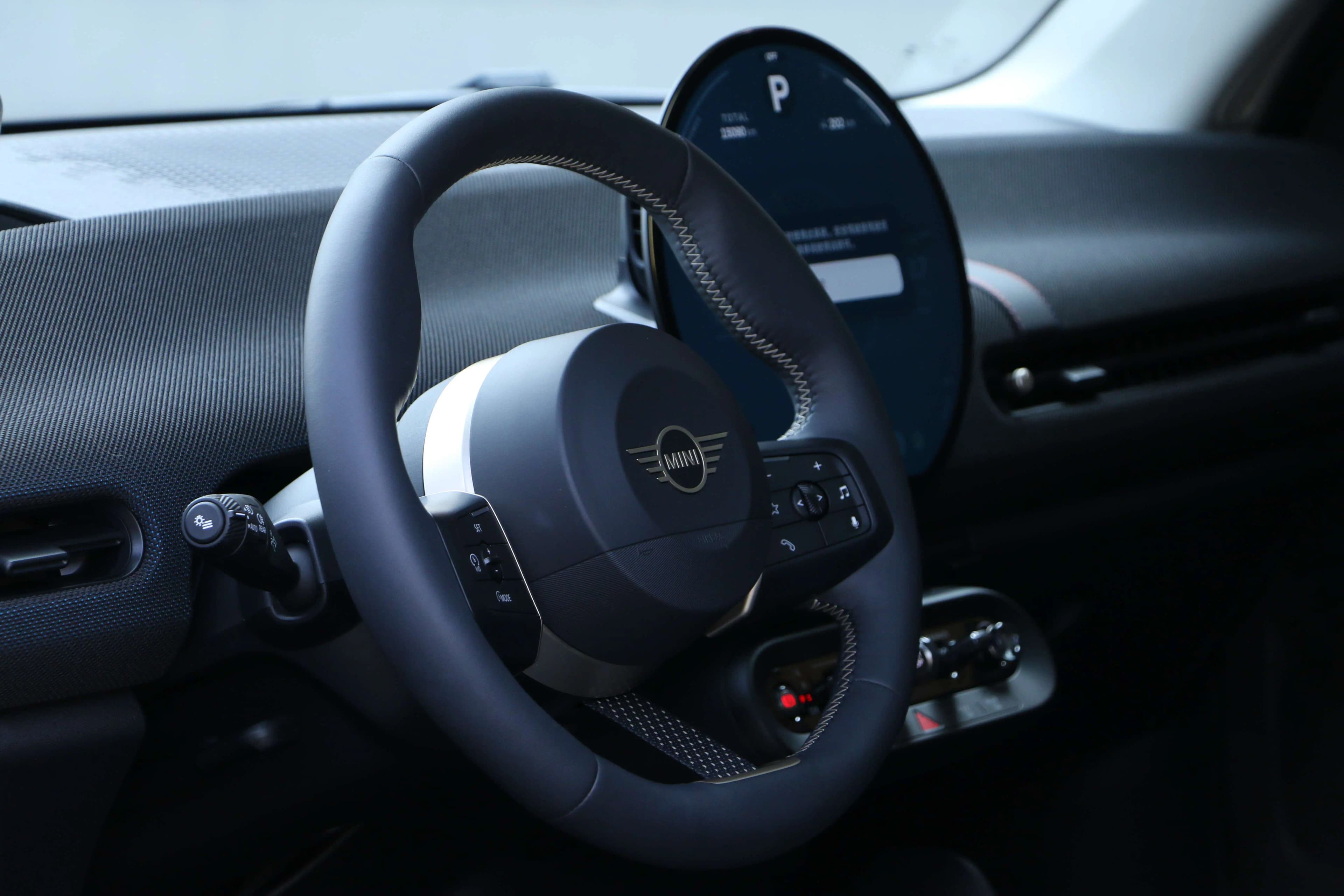 MINI ELECTRIC  COOPER 2025 г. 15015 км. — фото 14