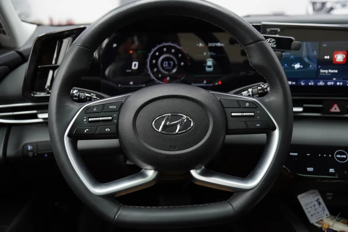 Hyundai Elantra 2022 г. 36000 км. — фото 13