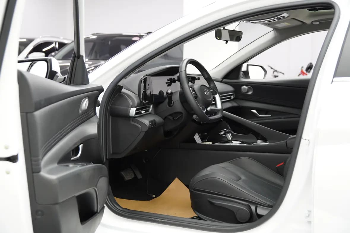 Hyundai Elantra 2022 г. 36000 км. — фото 21