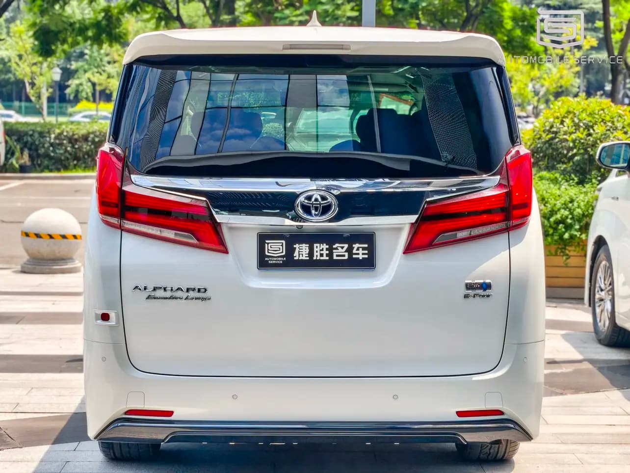 Toyota Alphard 2022 г. 64014 км. — фото 3