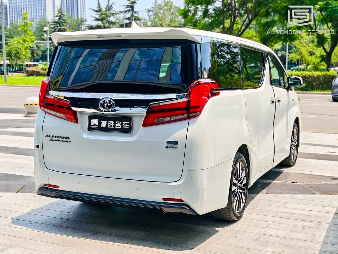 Toyota Alphard 2022 г. 64014 км. — фото 4