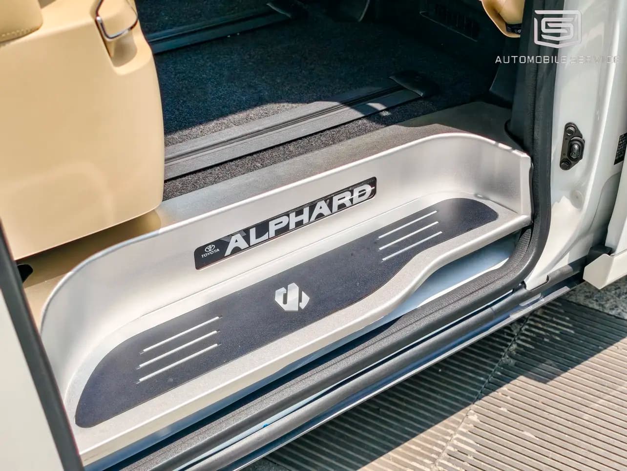 Toyota Alphard 2022 г. 64014 км. — фото 5
