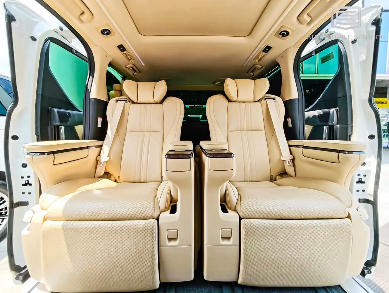 Toyota Alphard 2022 г. 64014 км. — фото 6