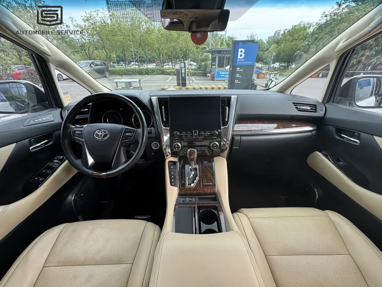 Toyota Alphard 2021 г. 113915 км. — фото 6