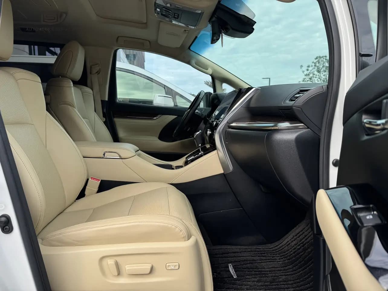 Toyota Alphard 2021 г. 113915 км. — фото 7