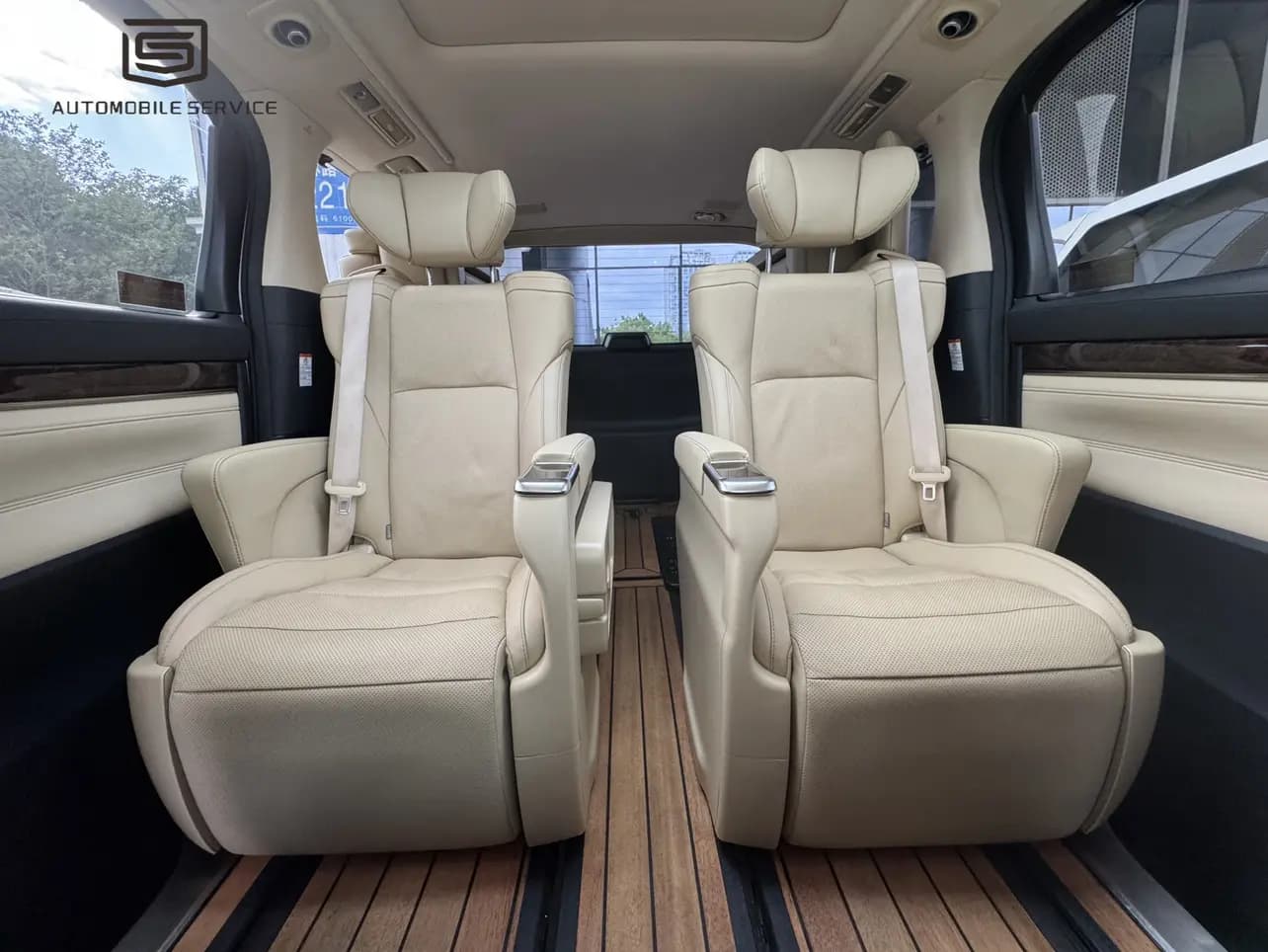Toyota Alphard 2021 г. 113915 км. — фото 8