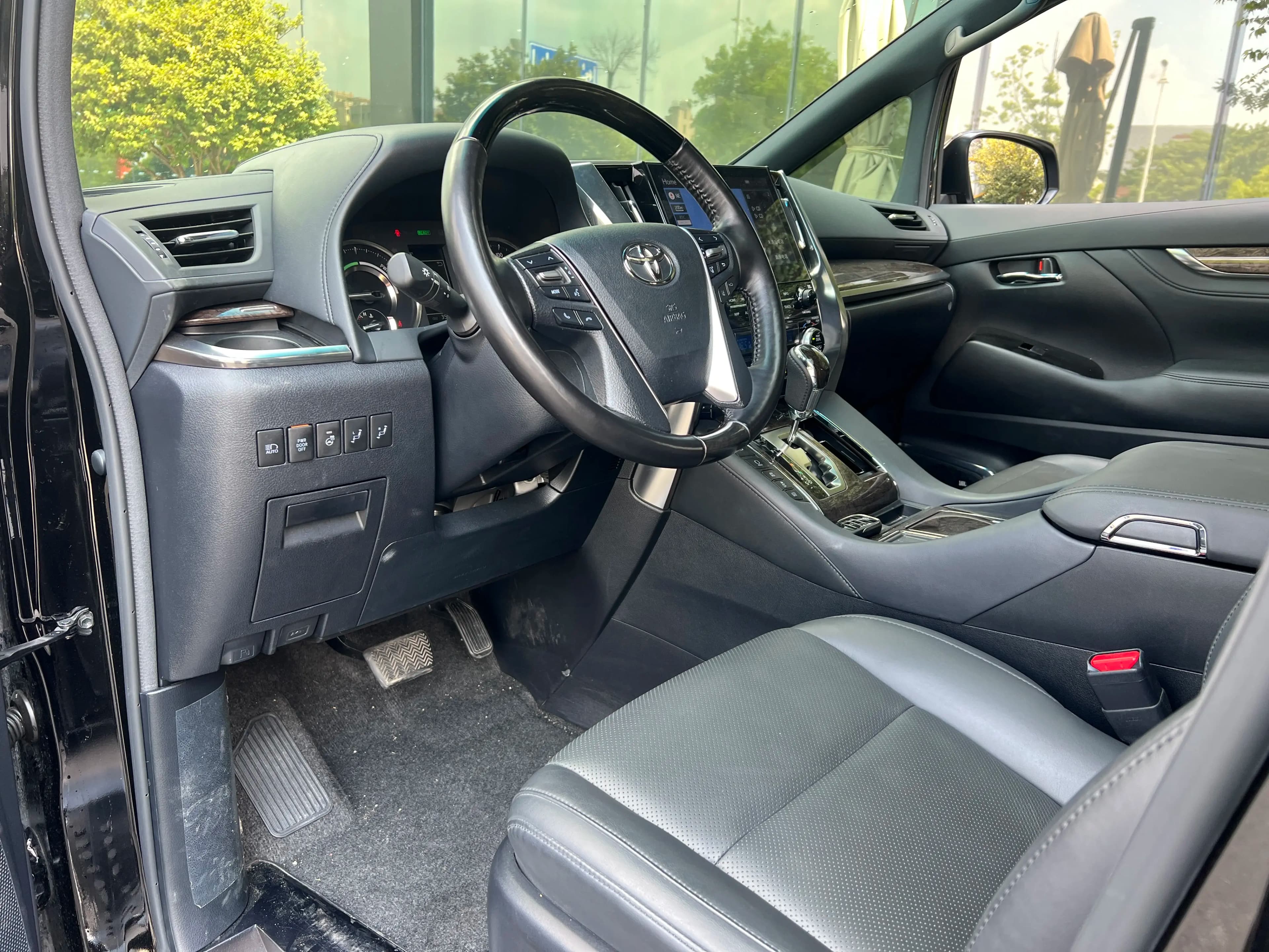 Toyota Alphard 2021 г. 36016 км. — фото 7