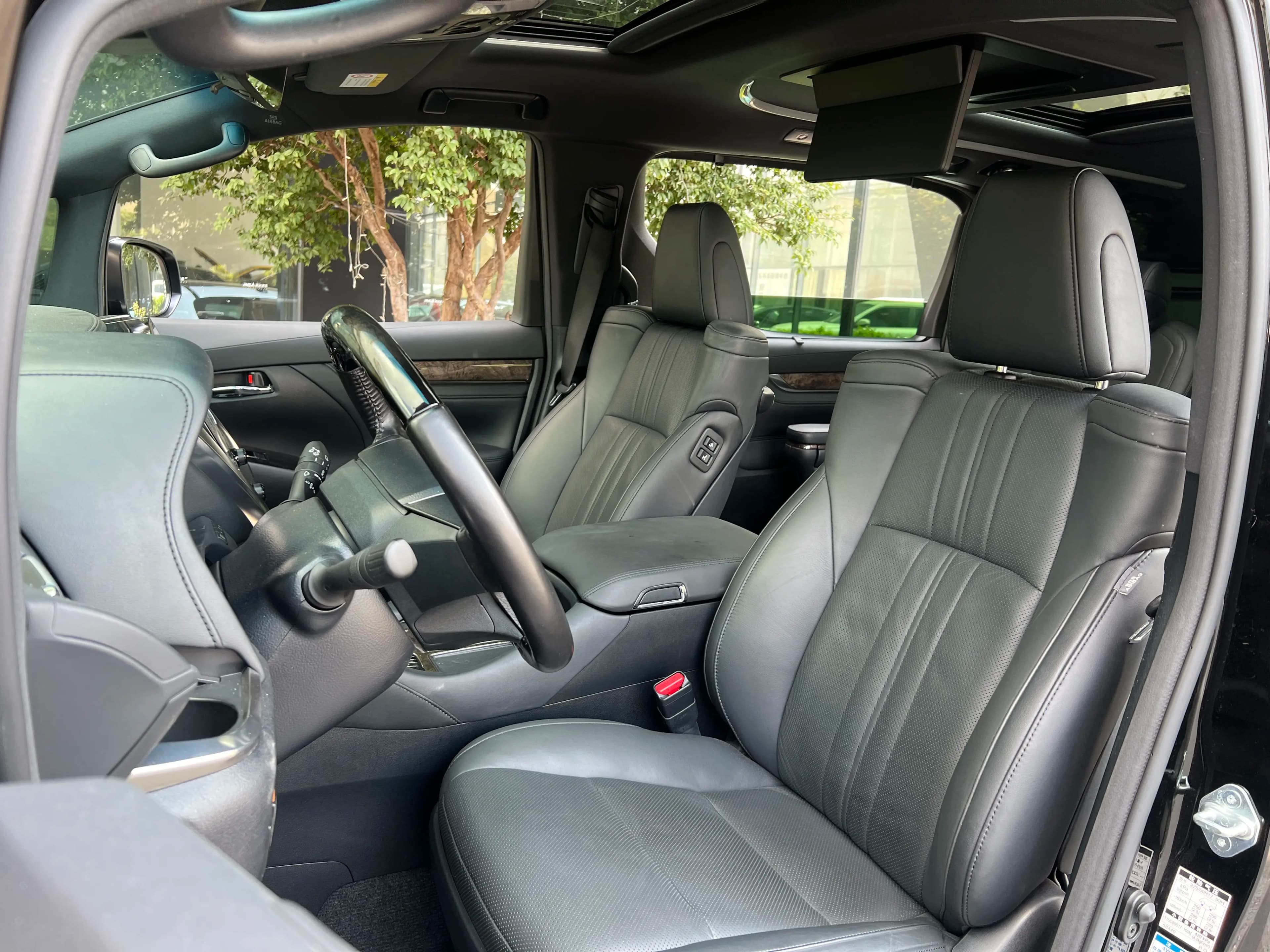 Toyota Alphard 2021 г. 36016 км. — фото 8