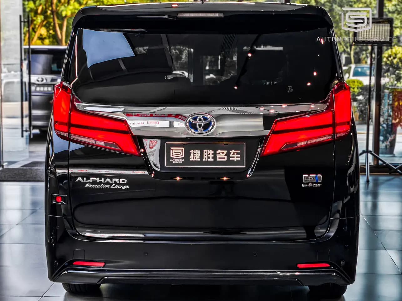 Toyota Alphard 2022 г. 78017 км. — фото 3