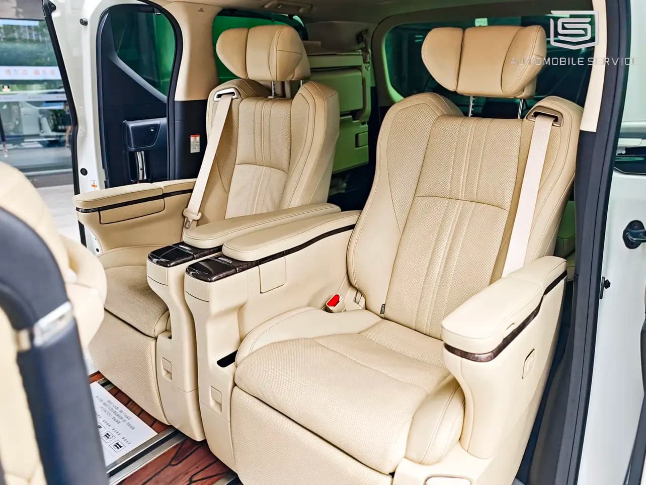 Toyota Alphard 2022 г. 101019 км. — фото 7