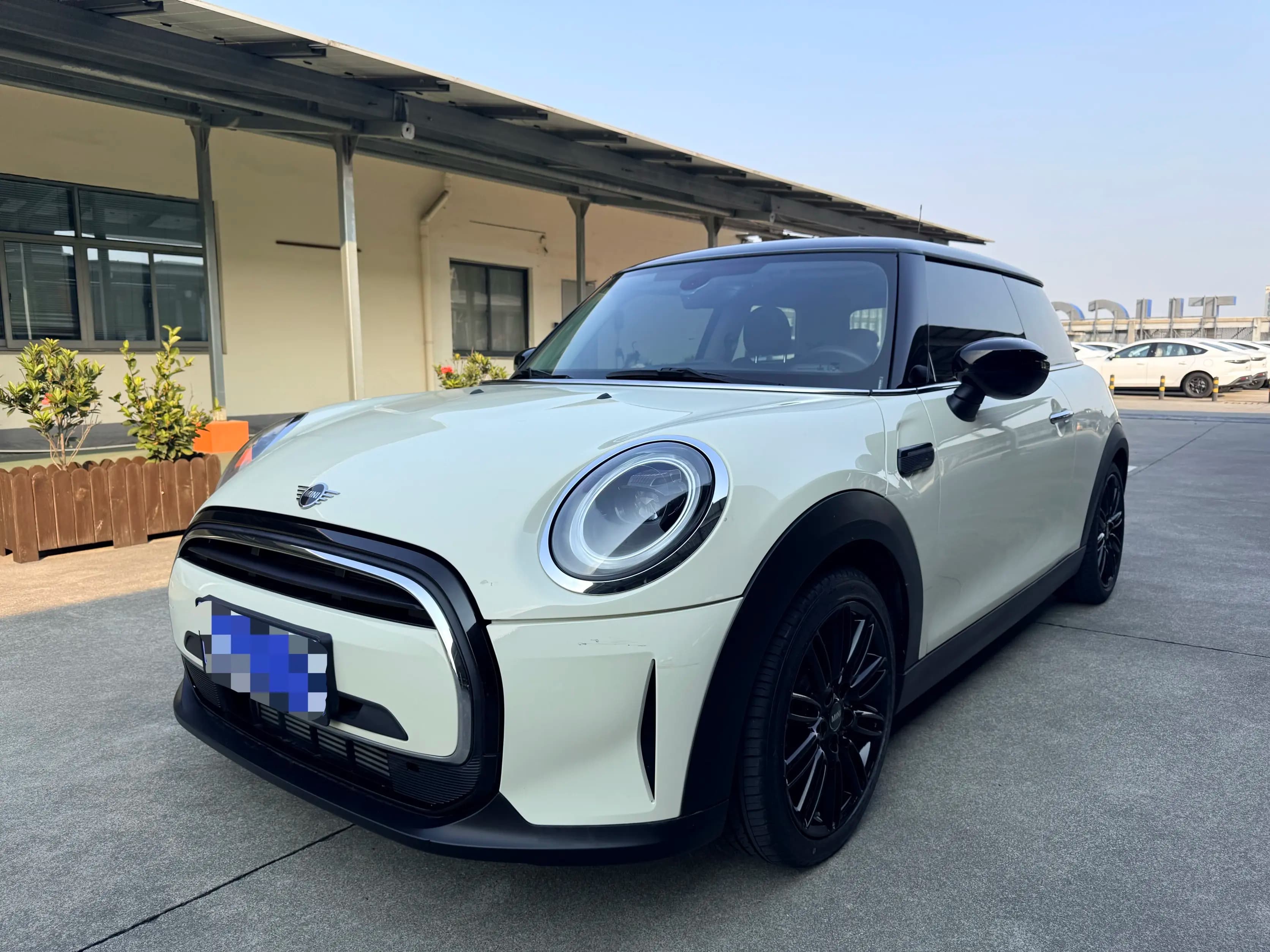 MINI 2022 г. 34642 км.