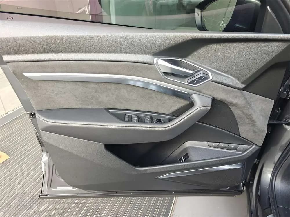 Audi e-tron 2021 г. 15634 км. — фото 8