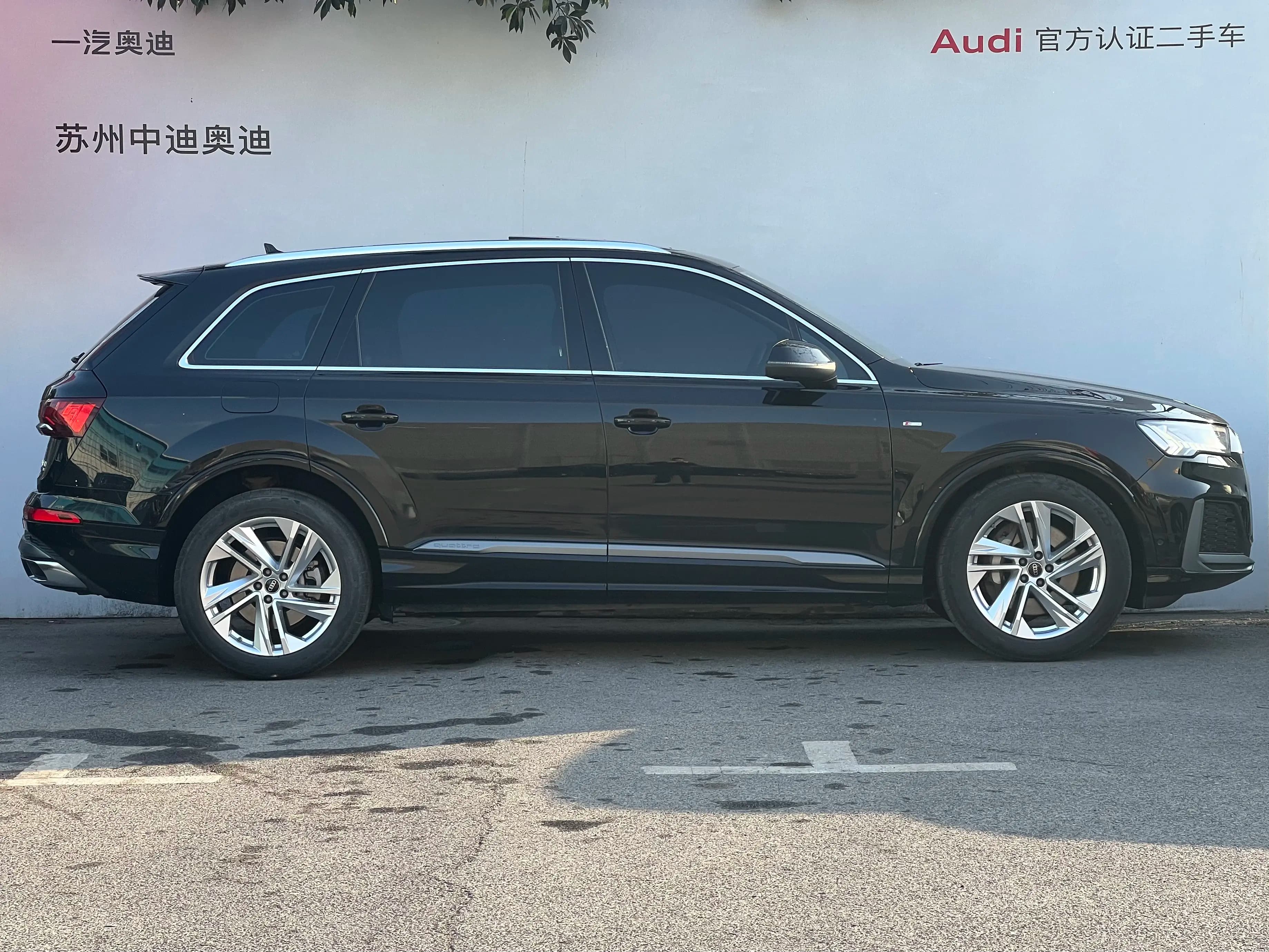 Audi Q7 2023 г. 23041 км. — фото 4