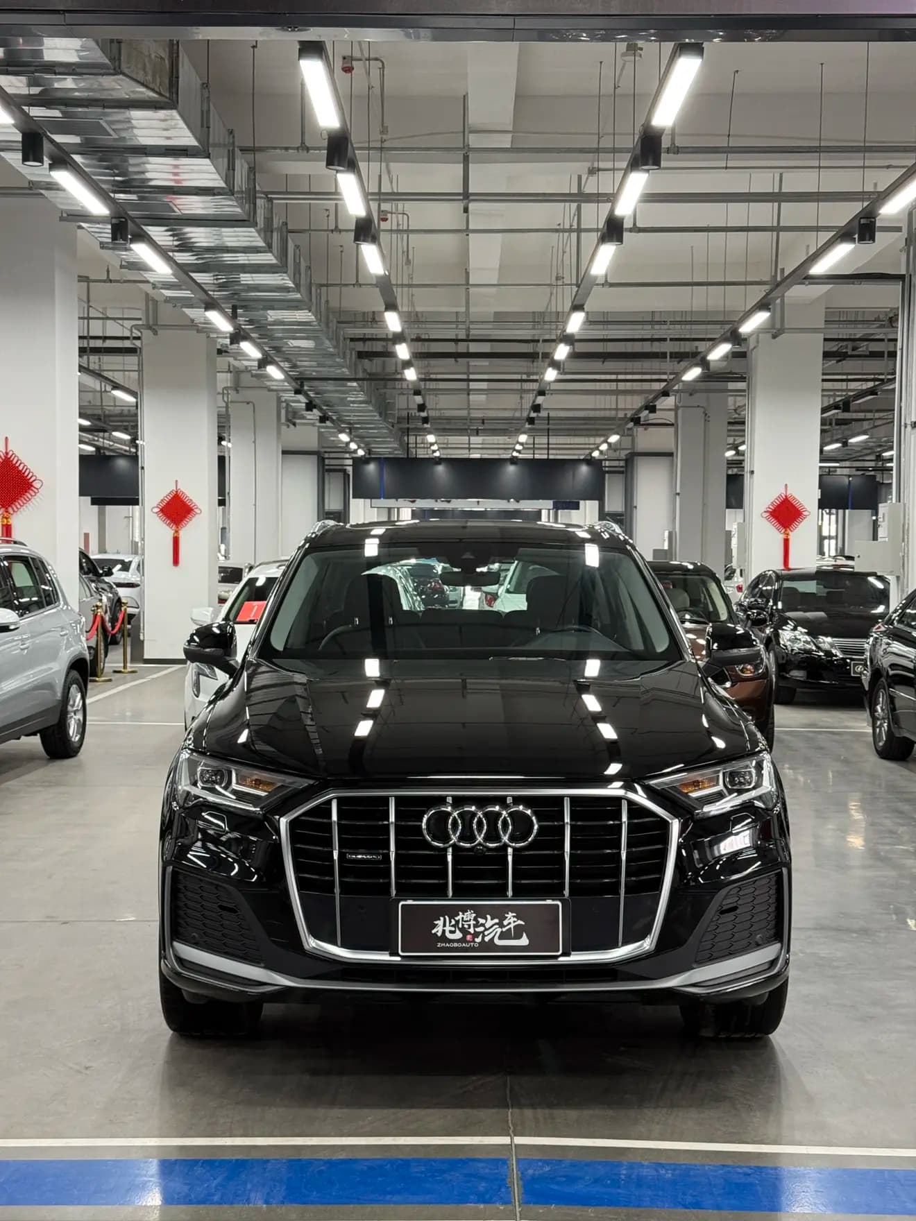 Audi Q7 2023 г. 60043 км. — фото 2