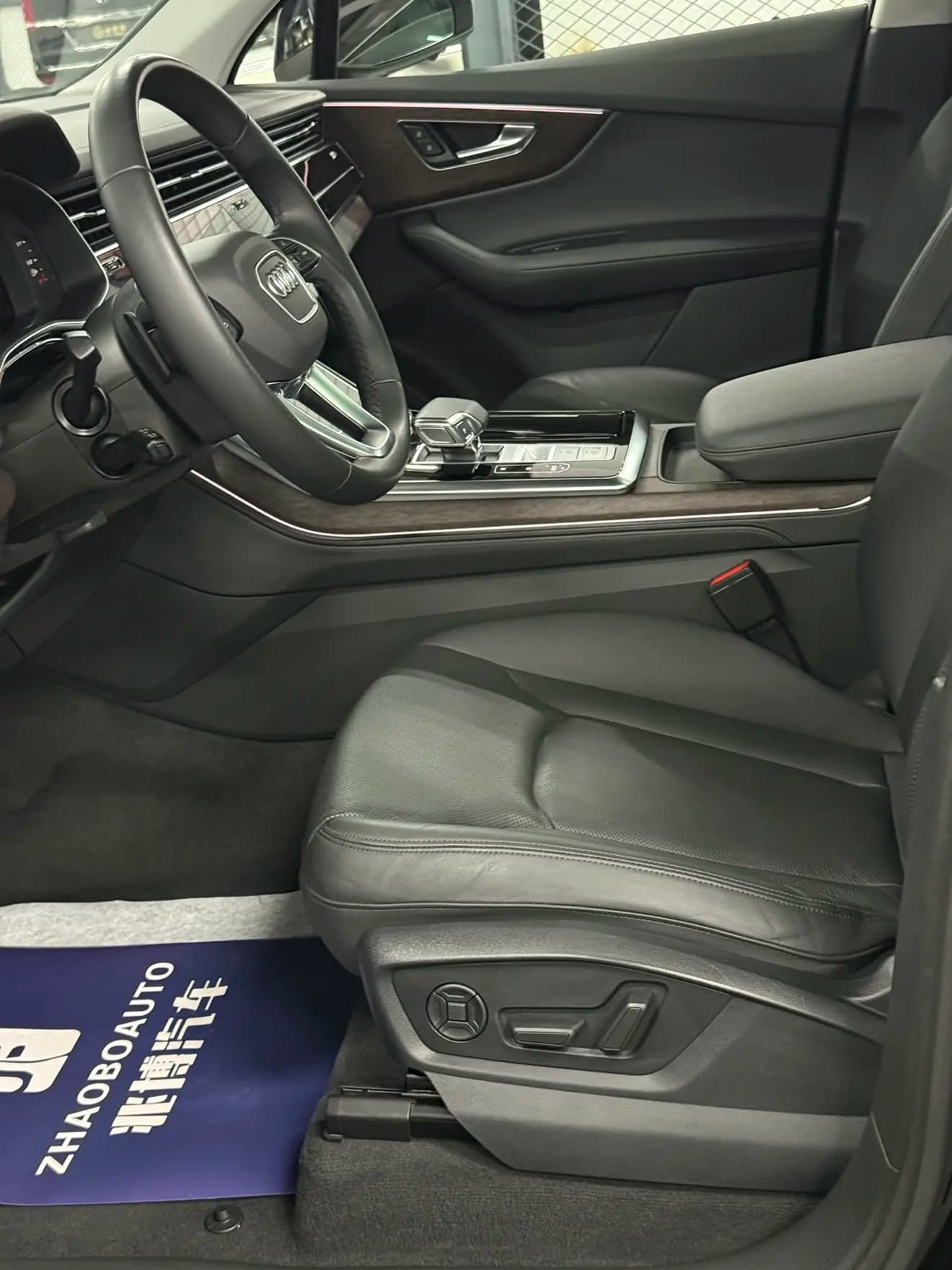 Audi Q7 2023 г. 60043 км. — фото 13