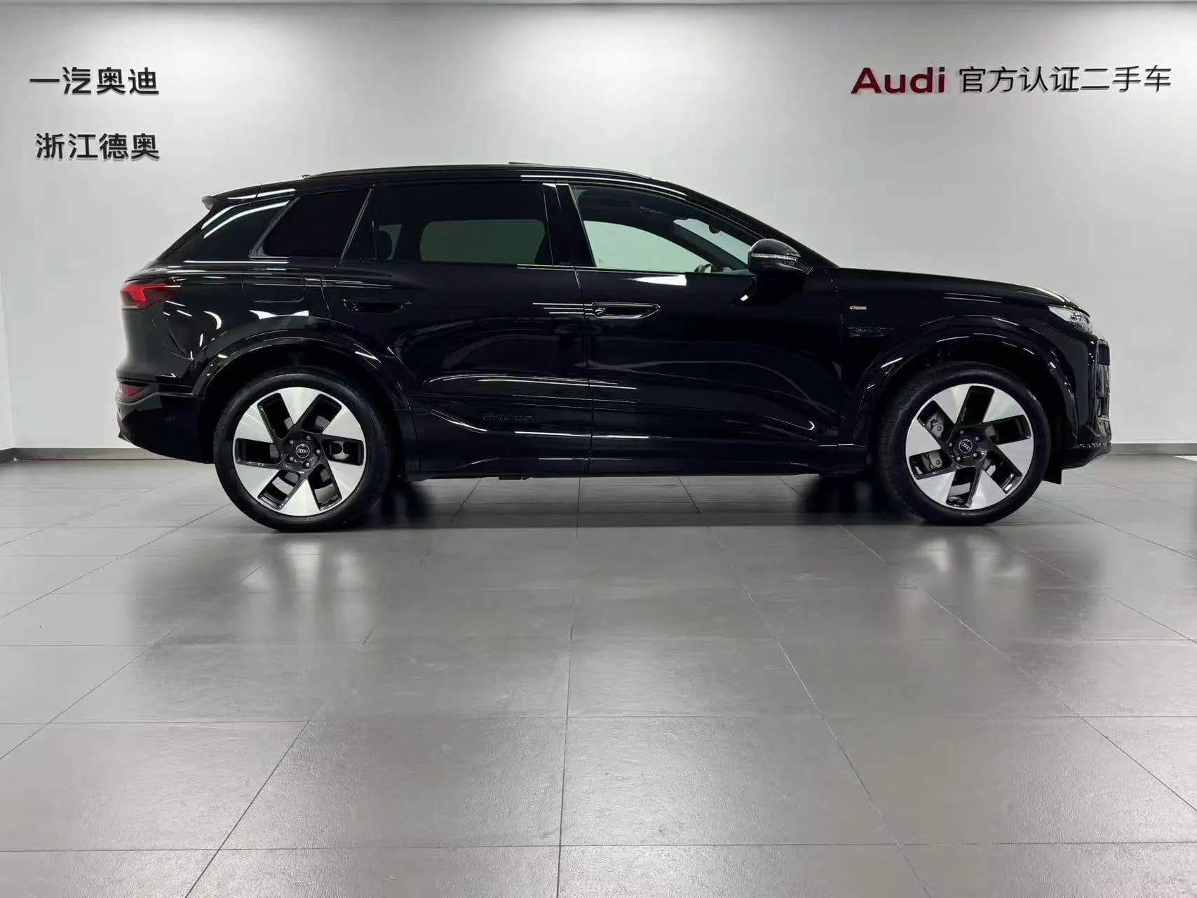 Audi Q6L e-tron 2025 г. 7136 км. — фото 5