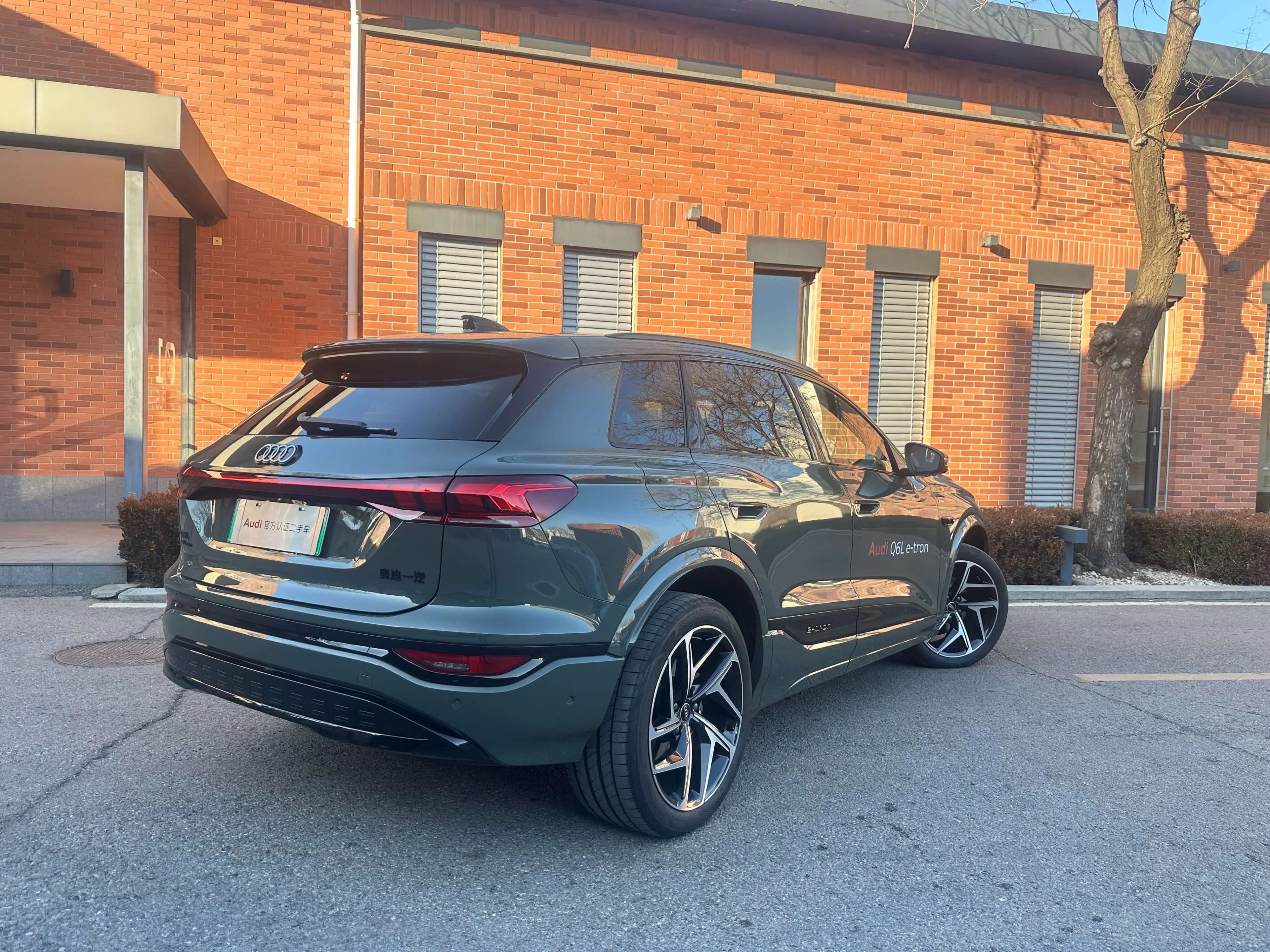 Audi Q6L e-tron 2025 г. 5538 км. — фото 3