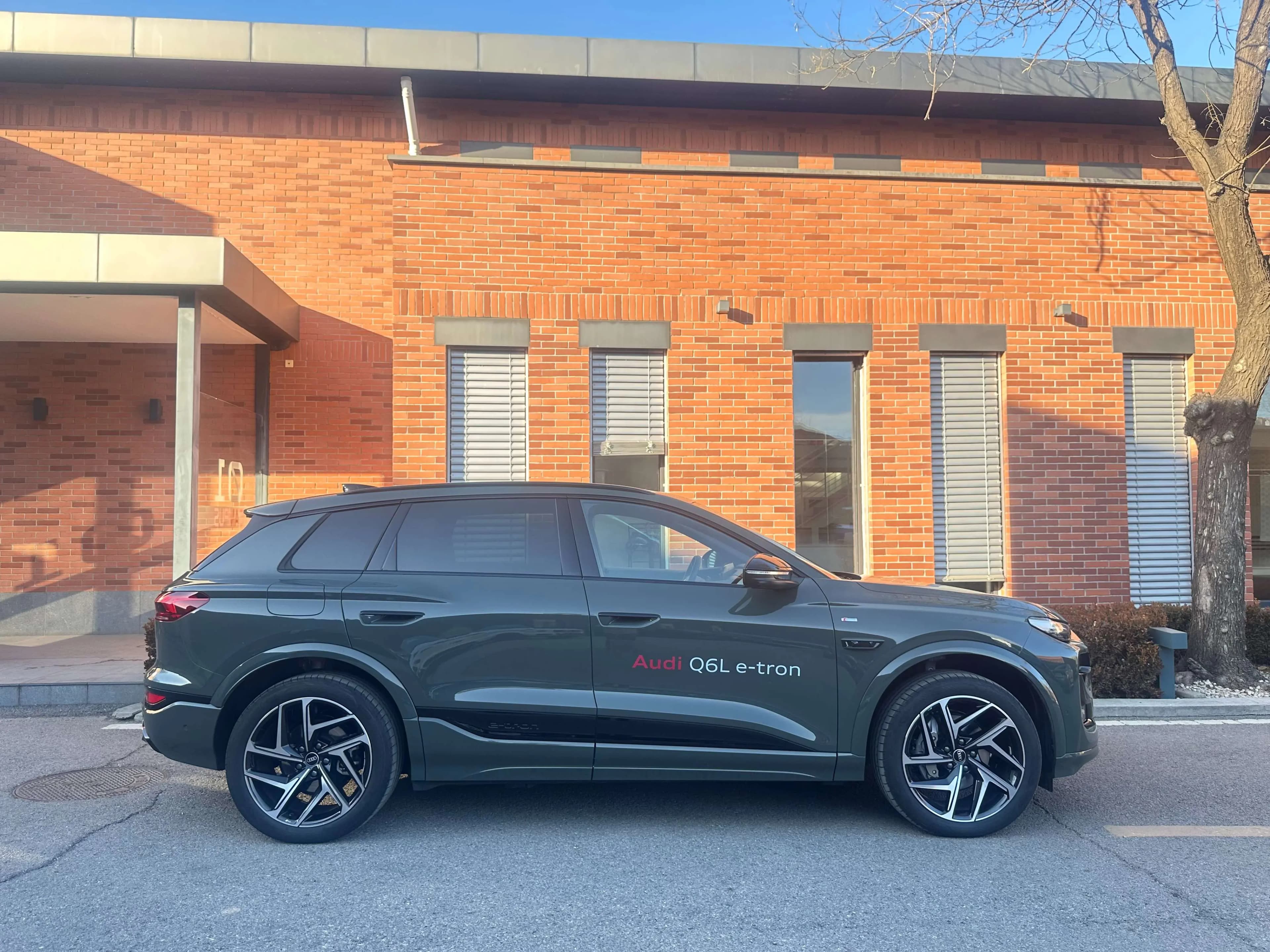 Audi Q6L e-tron 2025 г. 5538 км. — фото 4